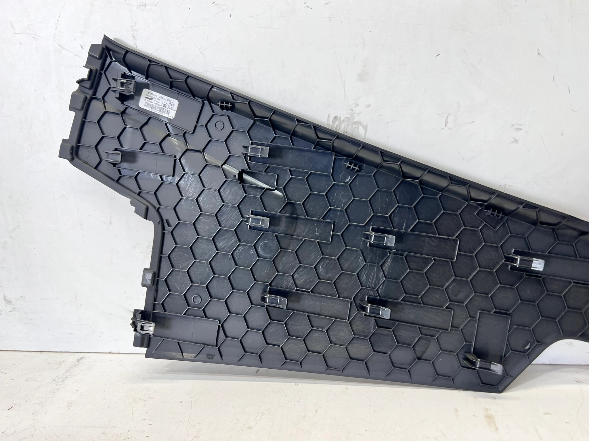 cover spoiler TUNELU left AUDI Q7 4M 4M0863305A