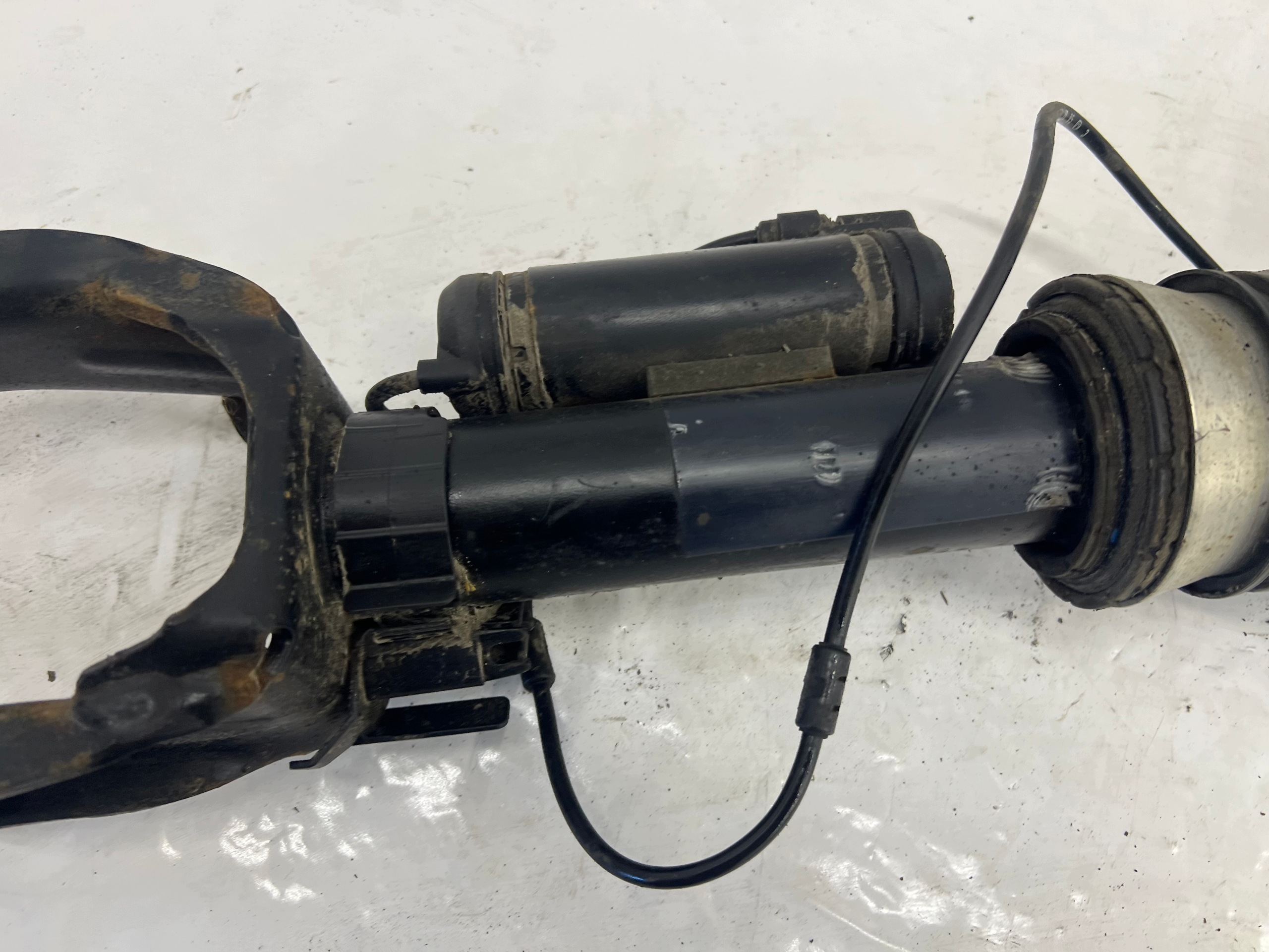 shock absorber right front front AIRMATIC MERCEDES ML W166 A1663204266