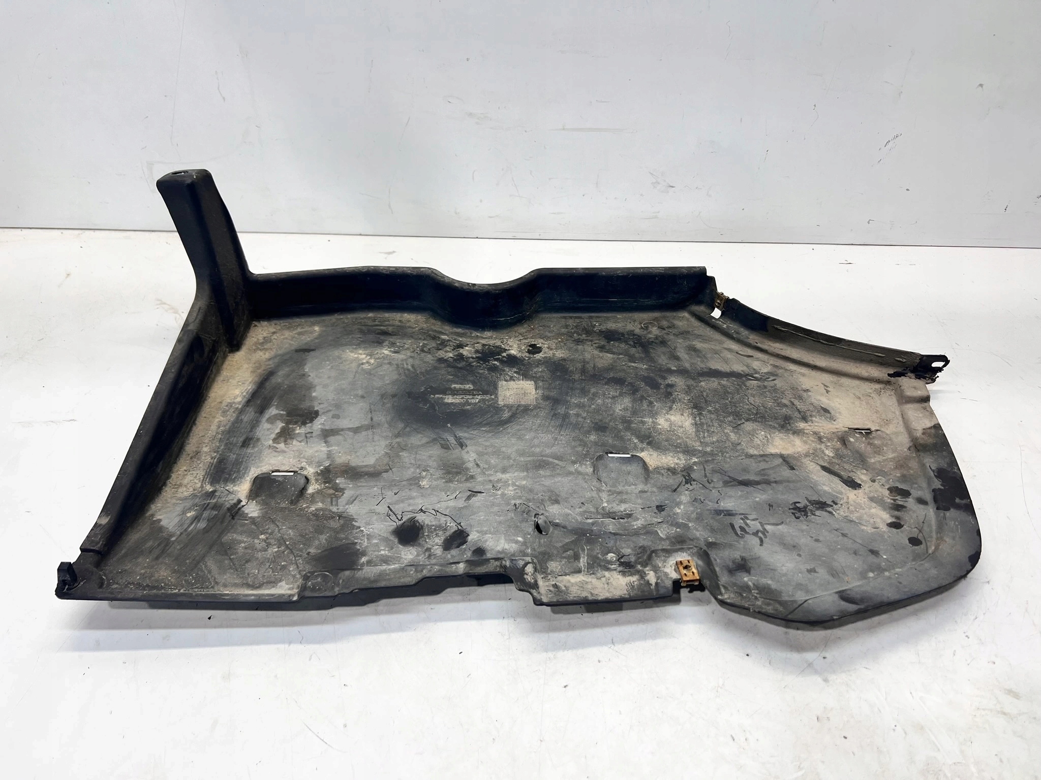 cover chassis rear part left AUDI Q5 FY 80A825219A 1/25