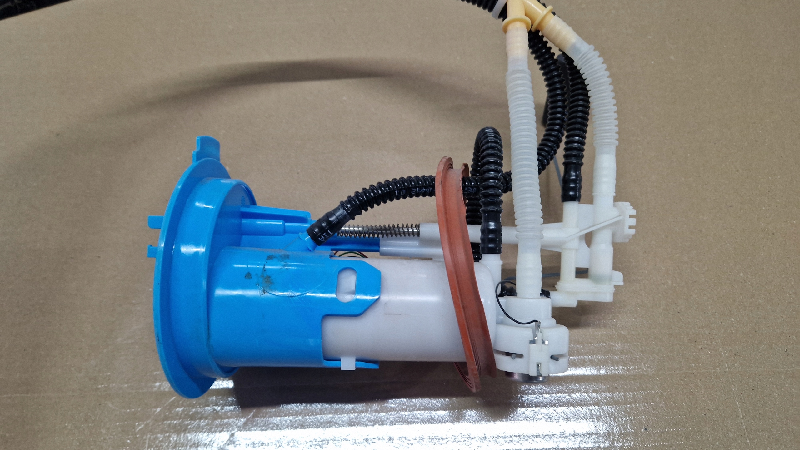 feed pump tanks 5N0919109C as new VW AUDI