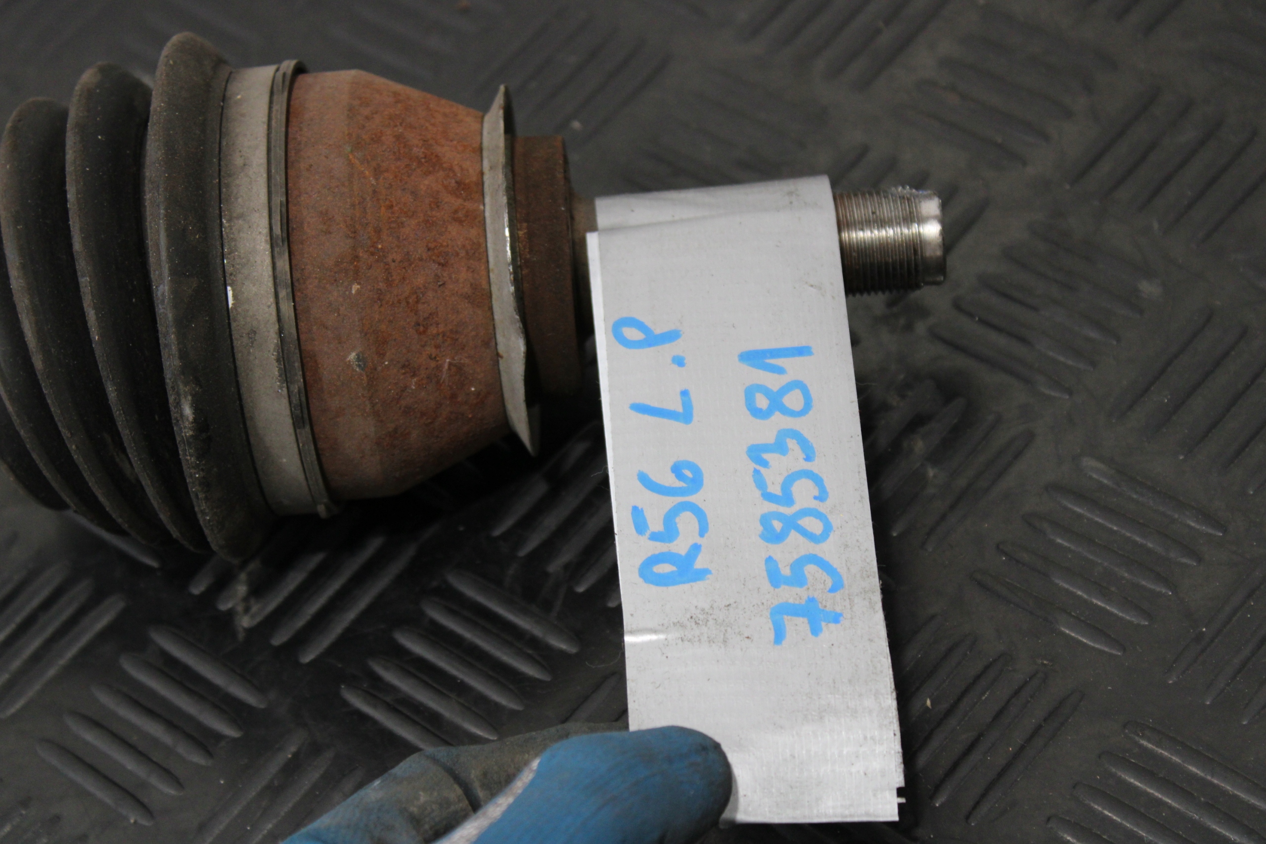 semi-axis semi-axis left front MINI COOPER R56 7585381