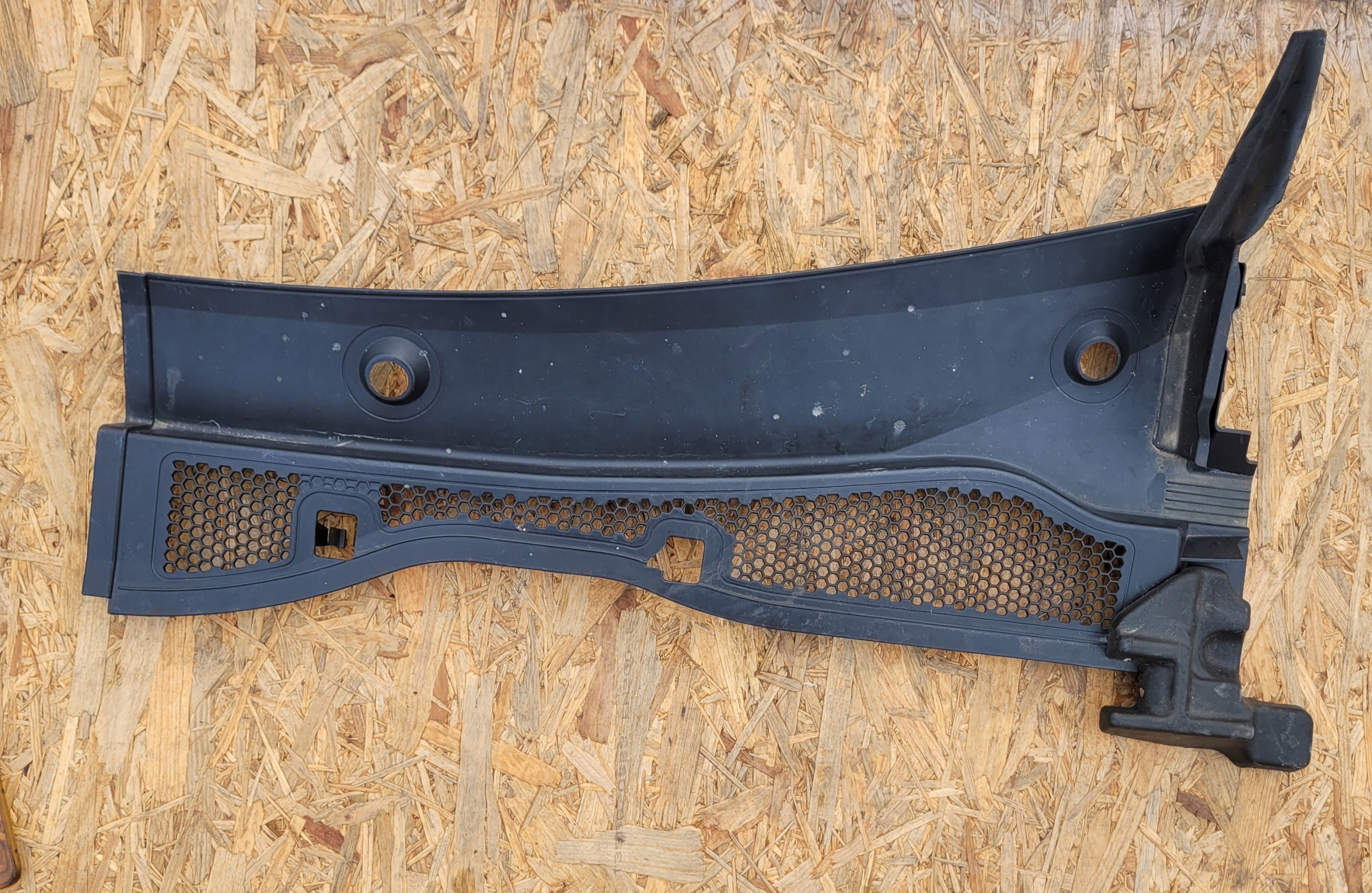 torpedo upper right PEUGEOT 208 II