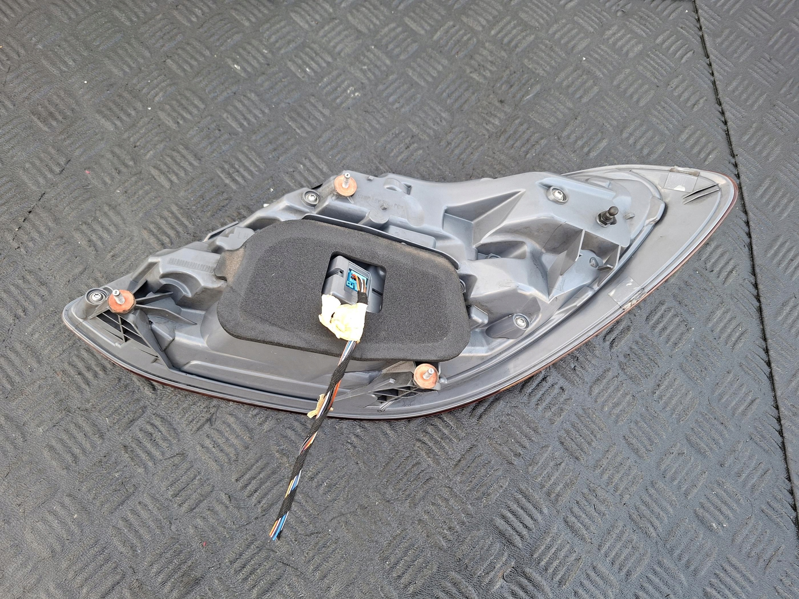 light rear part left rear left A2139067900 MERCEDES E W213 sedan