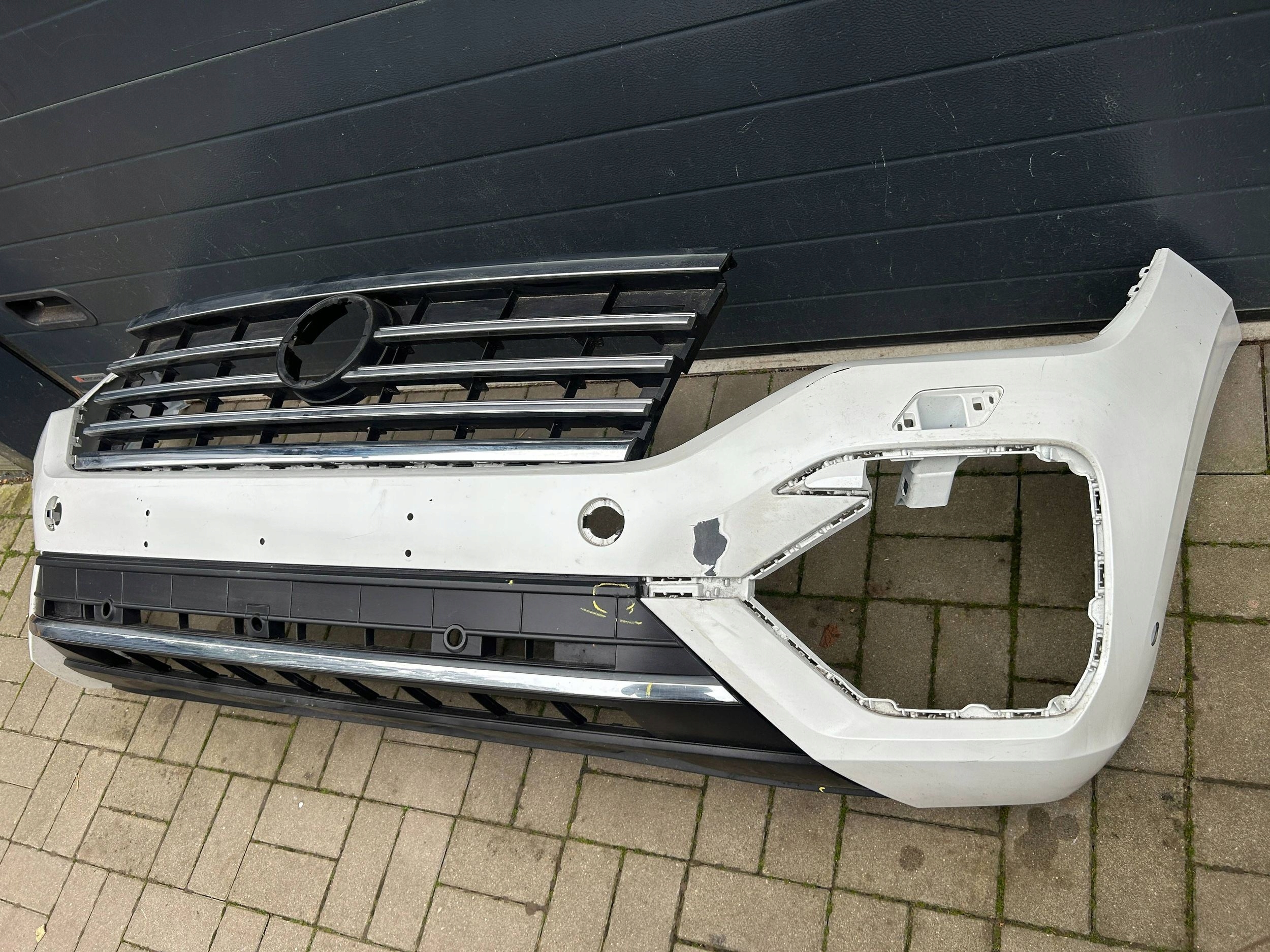 Volkswagen Touareg III 18- bumper front front
