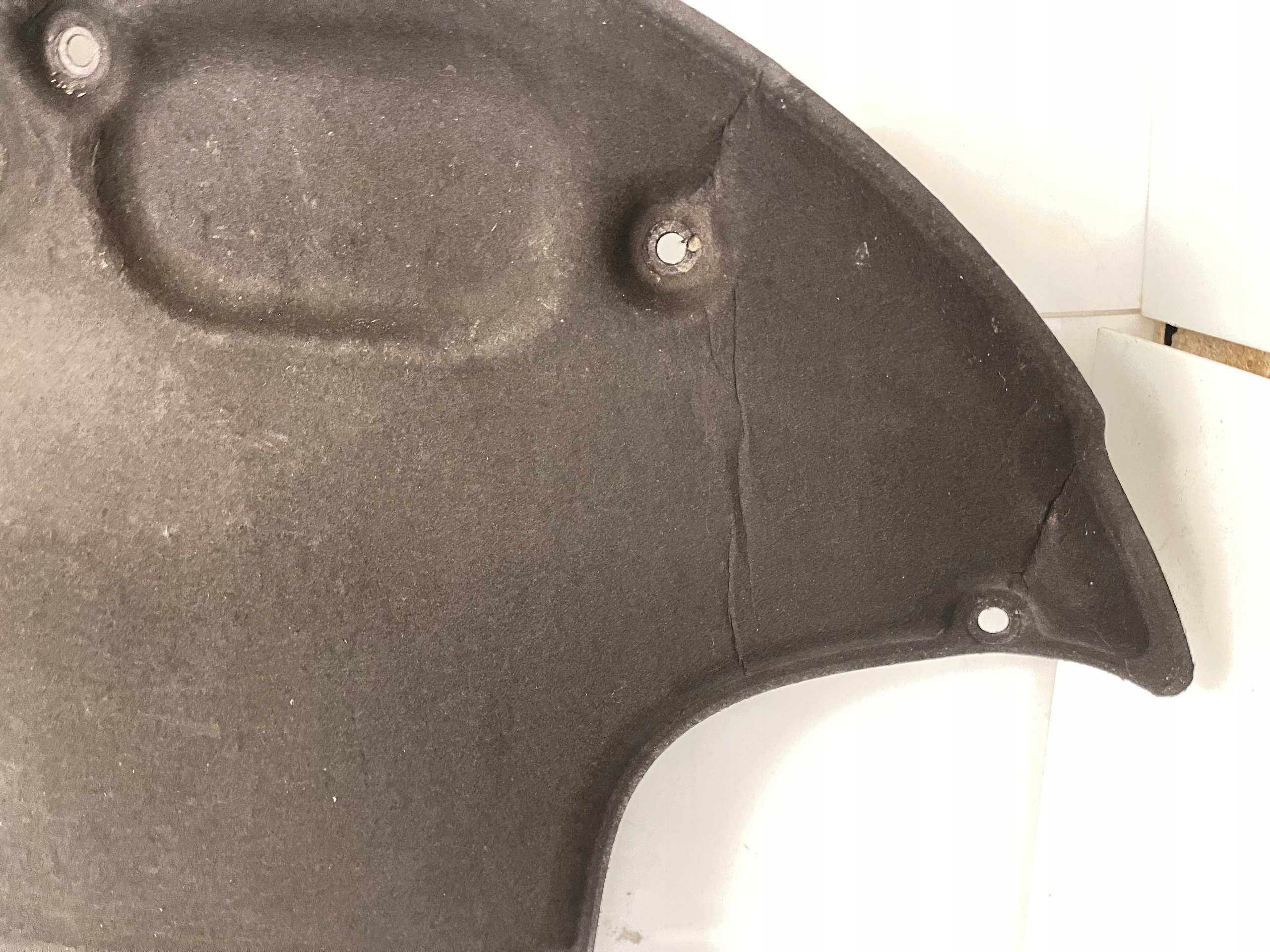 MERCEDES E-KLASA W212 Insonorisation du capot A2126820026