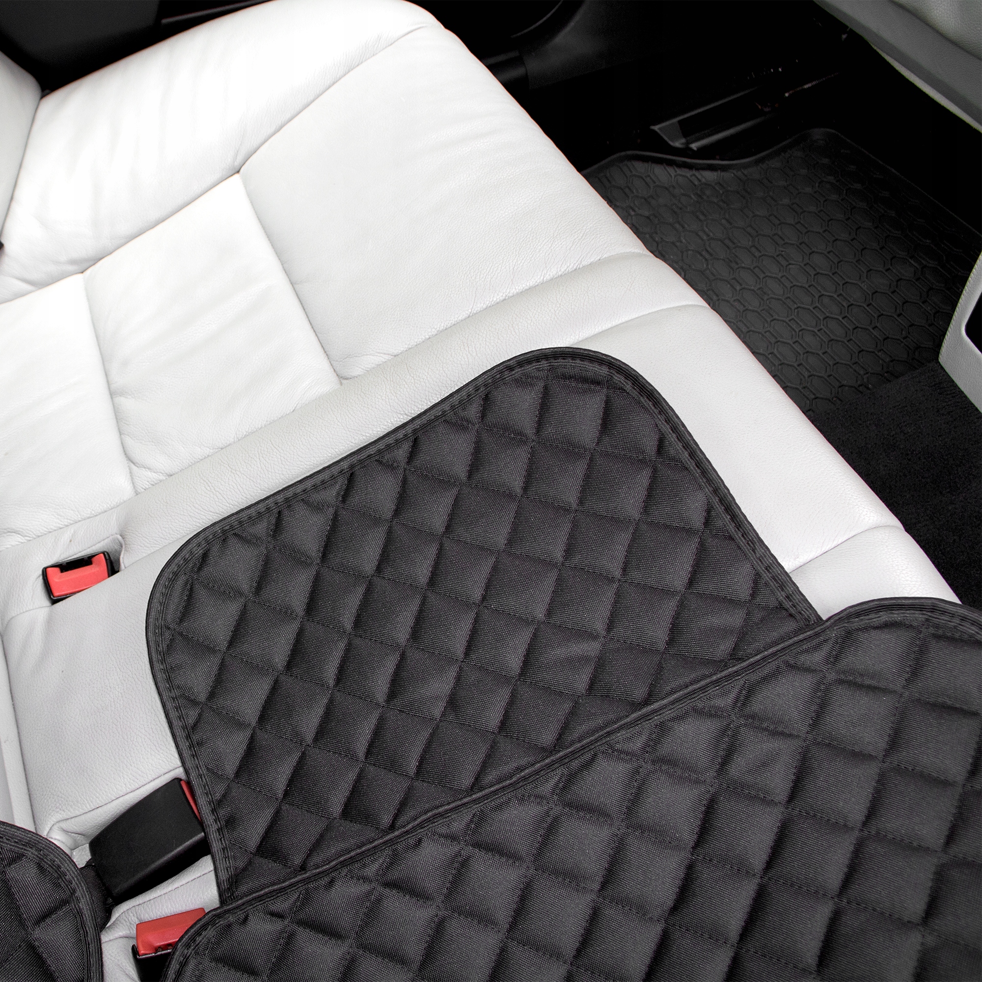 PIKOWANA MATA OCHRONNA POD FOTELIK SAMOCHODOWY Z USZAMI DODATKOWA OCHRONA Rodzaj ochraniacz pod fotelik