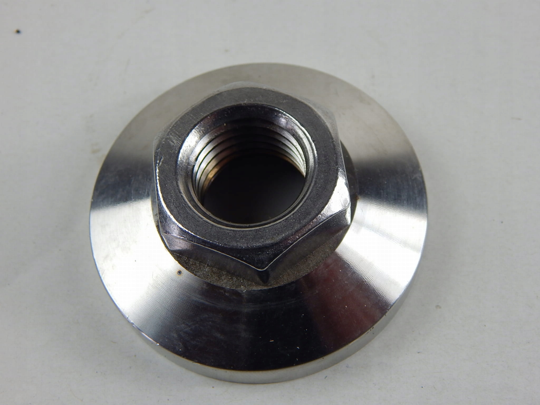 Nakrętka Mocowaia Koła Zapasowego M-72 Bmw R-71