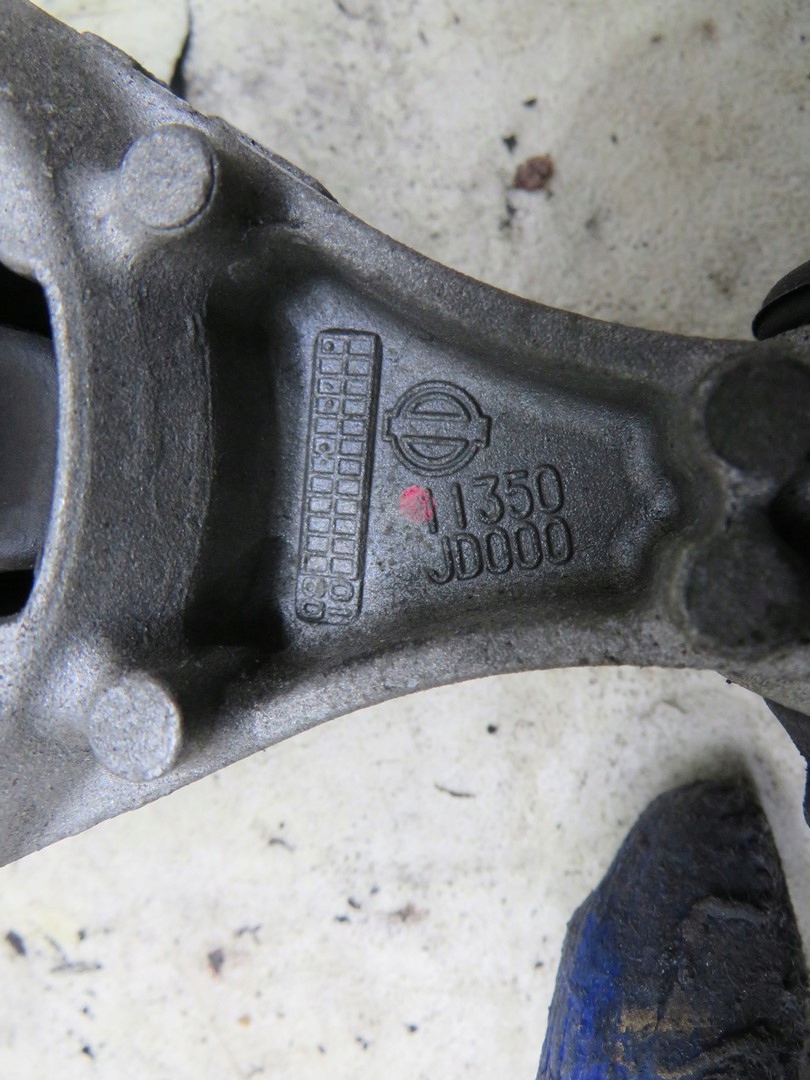 ŁAPA PODUSZKA SILNIKA QASHQAI J10 1.5 DCI Typ samochodu 4x4/SUV Samochody osobowe