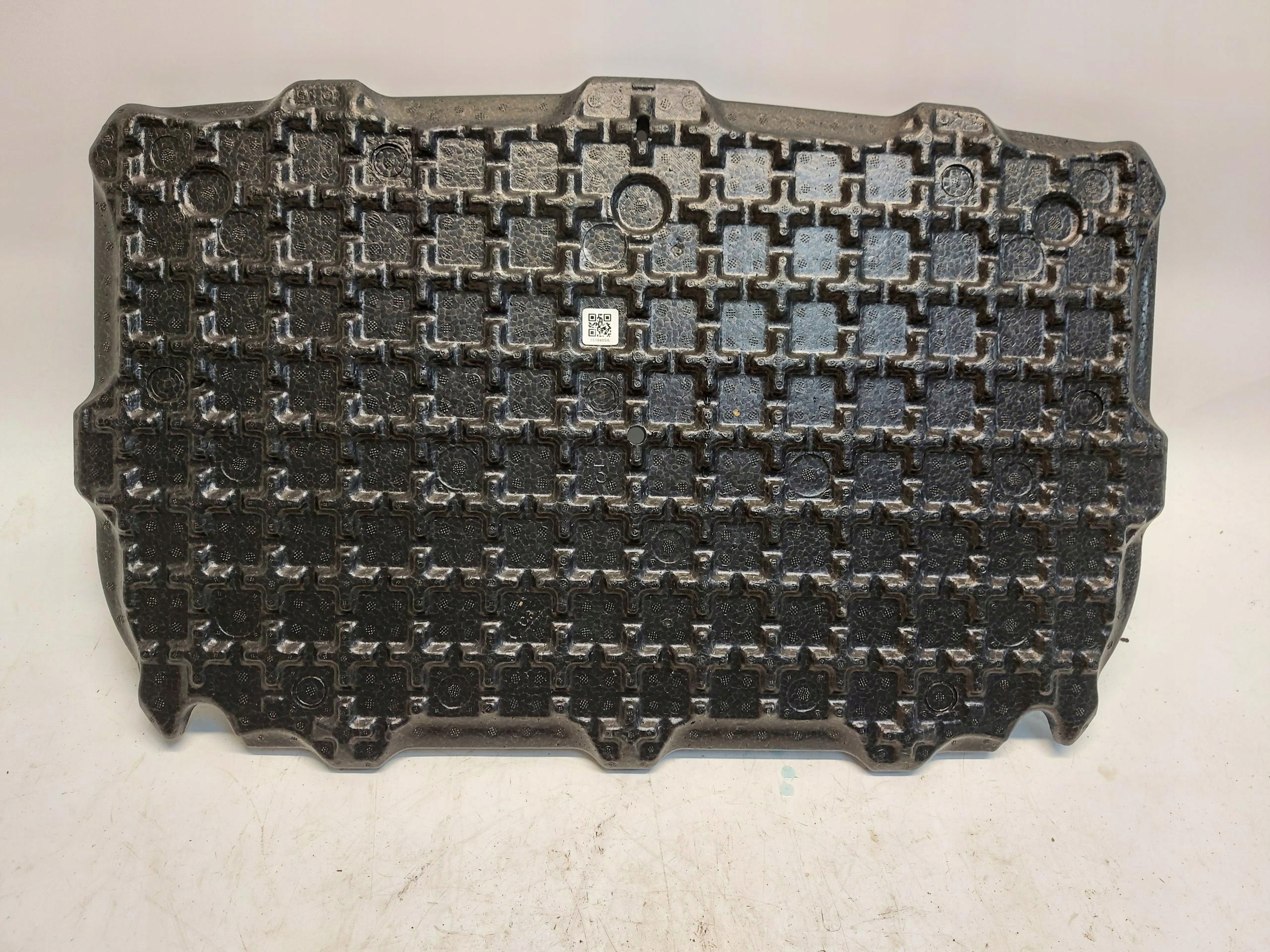 TESLA MODEL Y 2023r polystirene wneki boot 1519409-00-B