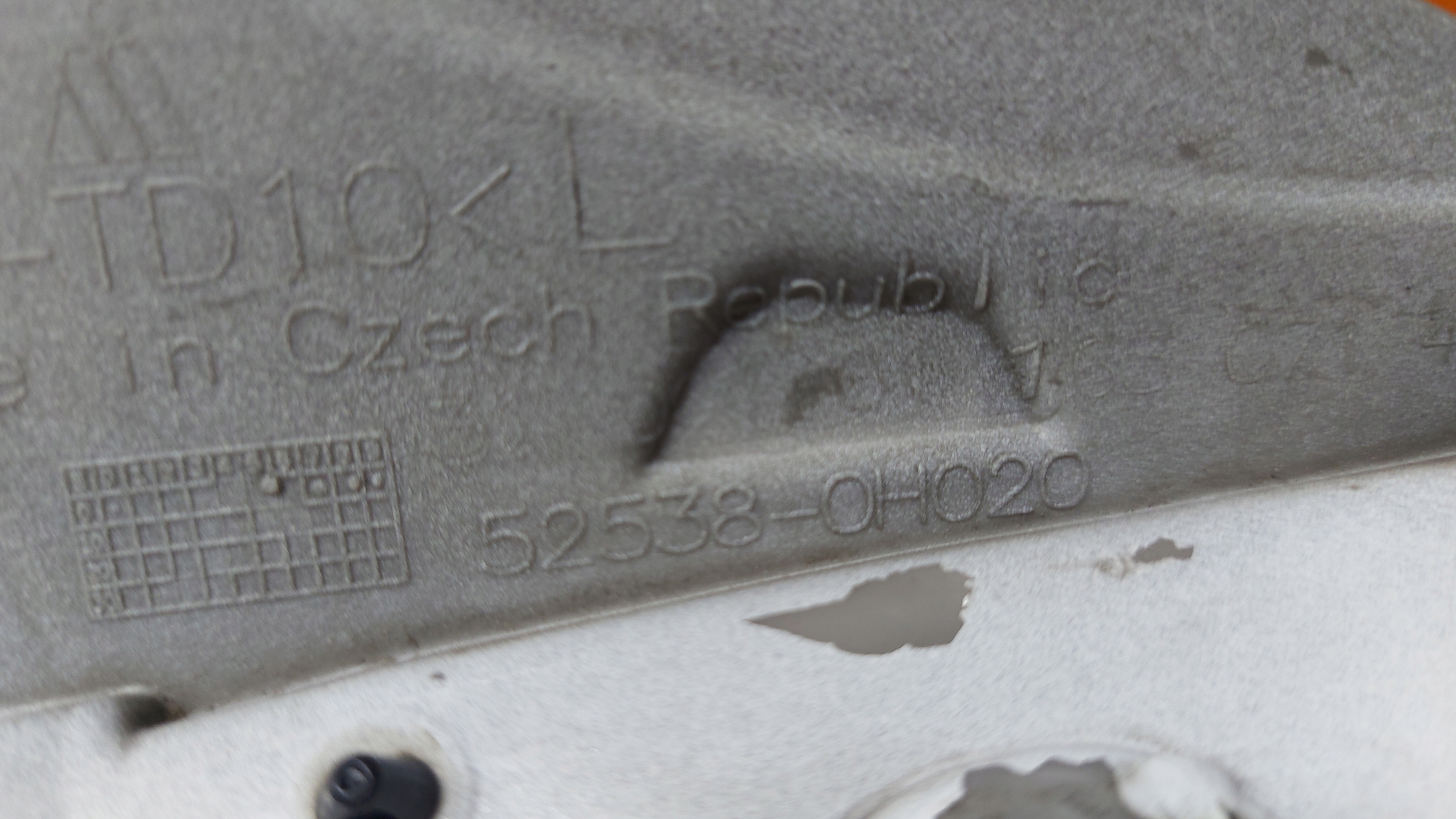 gasket bonnets support left right front front of a bumper TOYOTA AYGO II 14