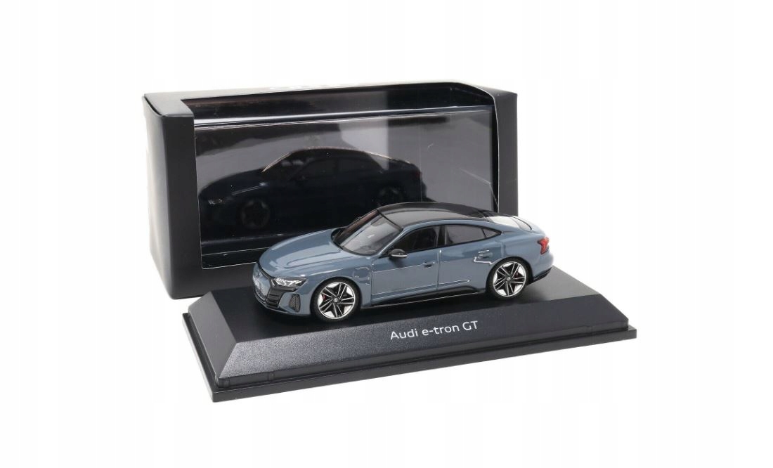 

Model Modelik Audi E-tron Gt Kemora Grey 1:43 Aso