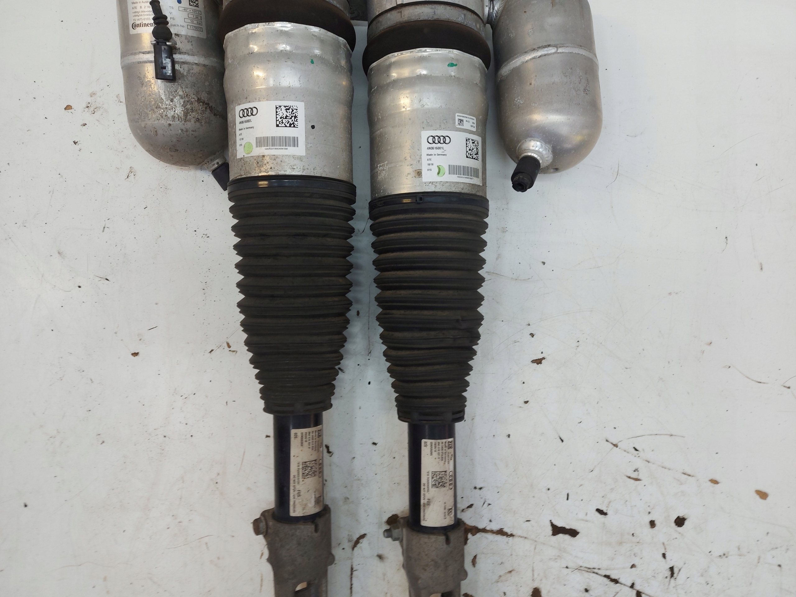 AUDI A8 D5 4N shock absorber rear part right left
