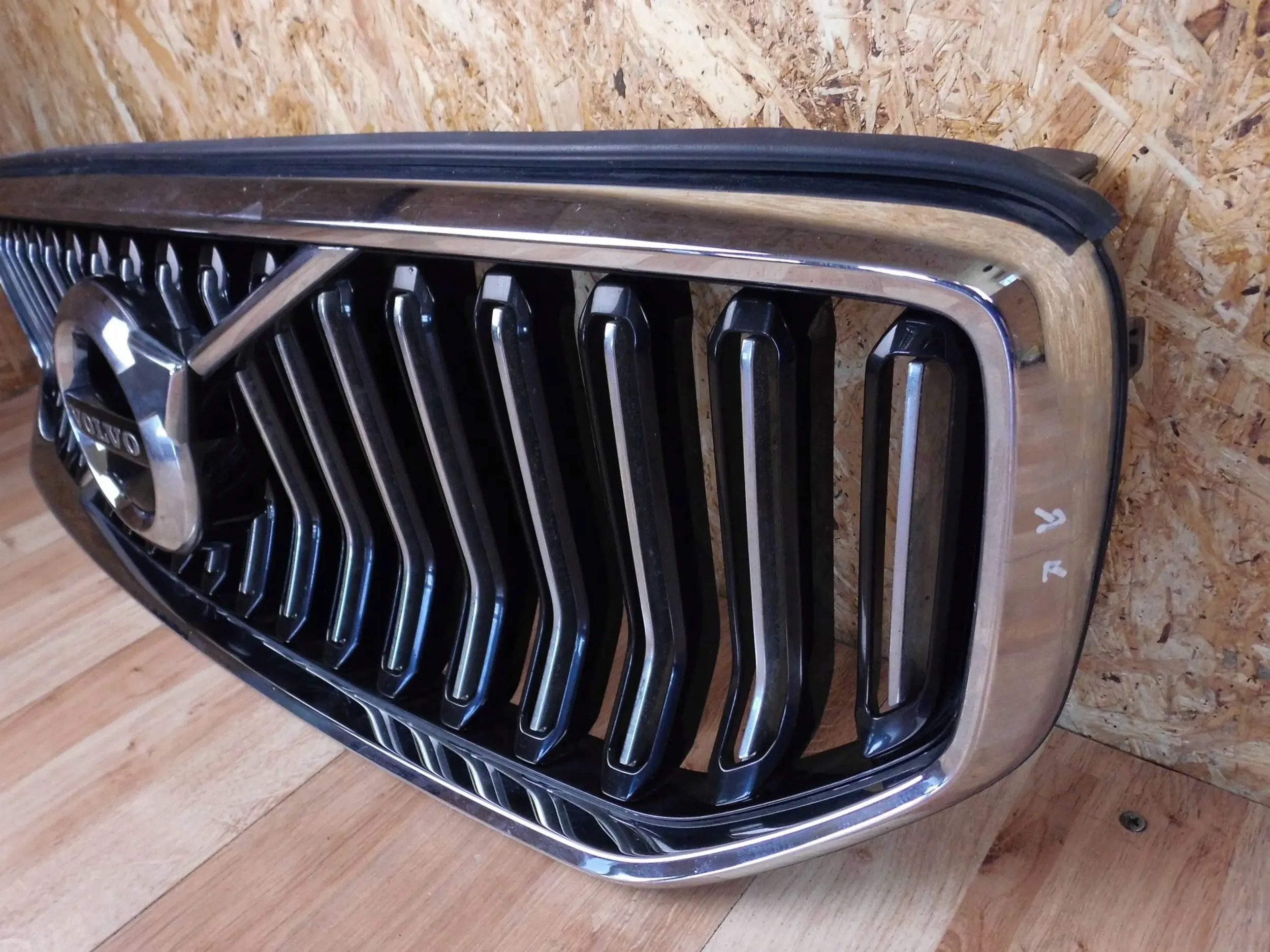 Volvo XC40 2018-2022 Grille 31479417