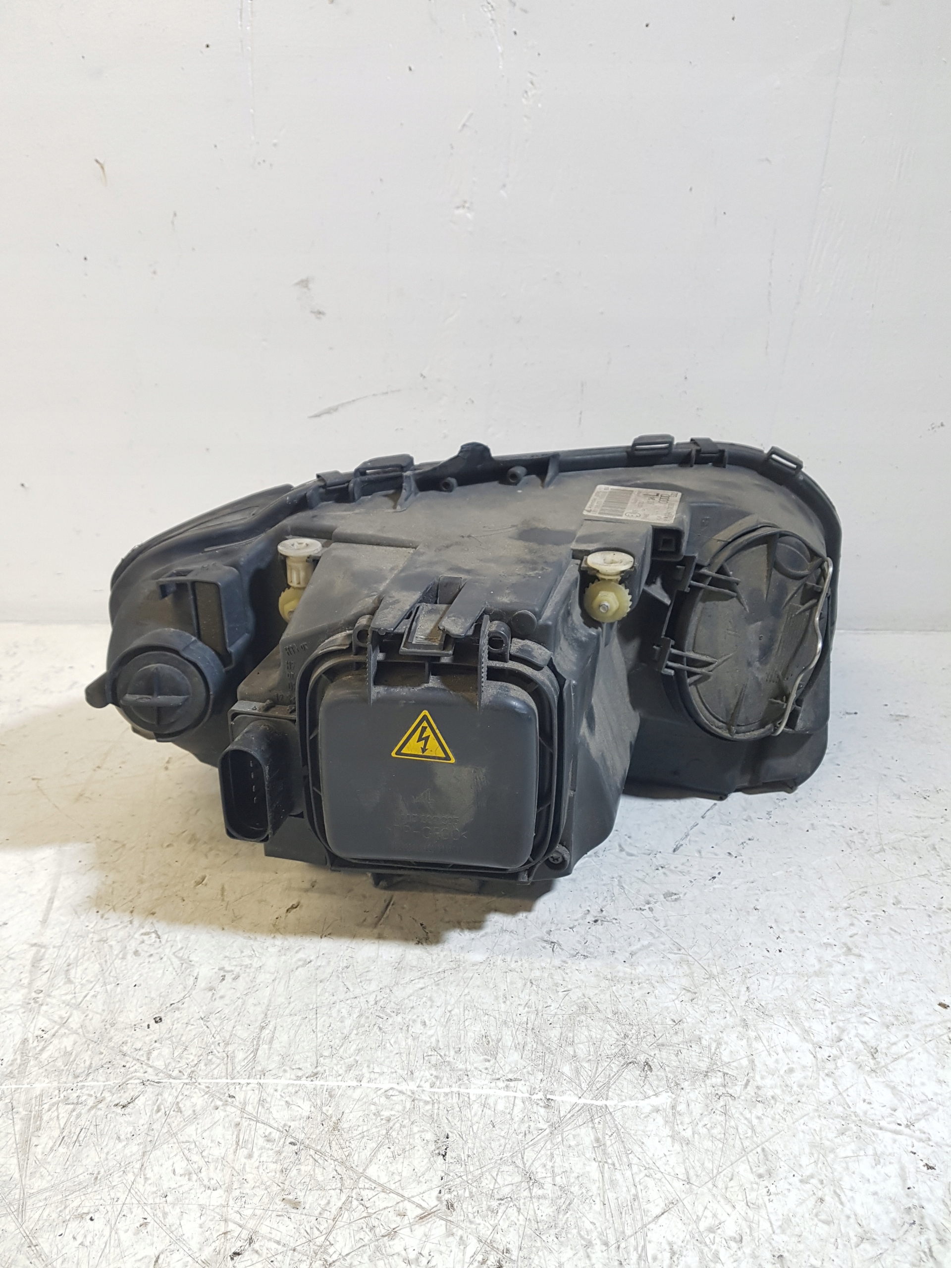 light left front xenon AUDI A3 8P 8P0941003M 0301206275 for czesci
