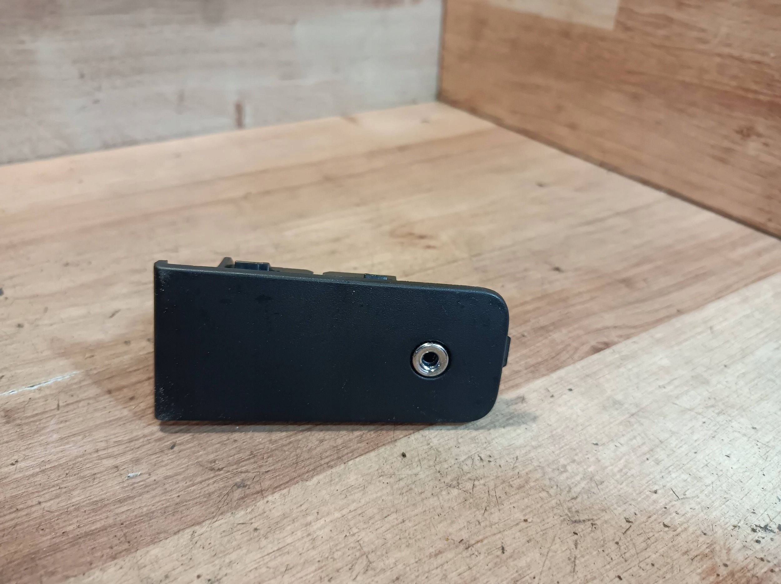 Adapter, Stecker AUX Citroen C4 Cactus 9802435777