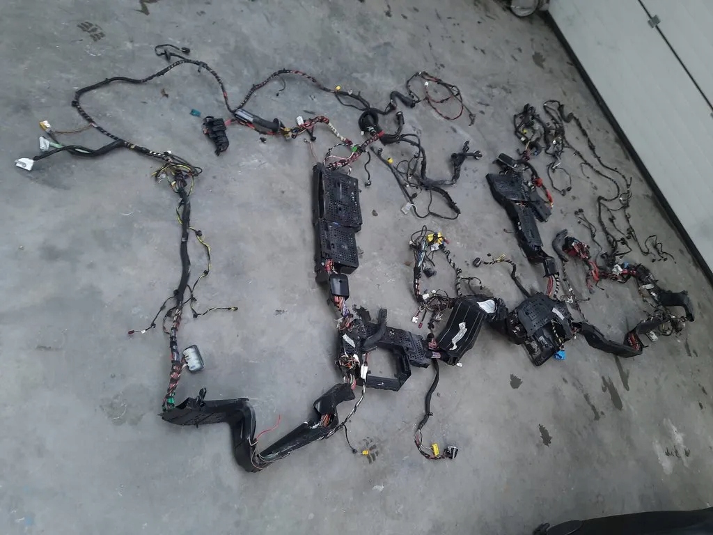 W213 WIĄZKA INSTALACJA WNĘTRZA A2139068701