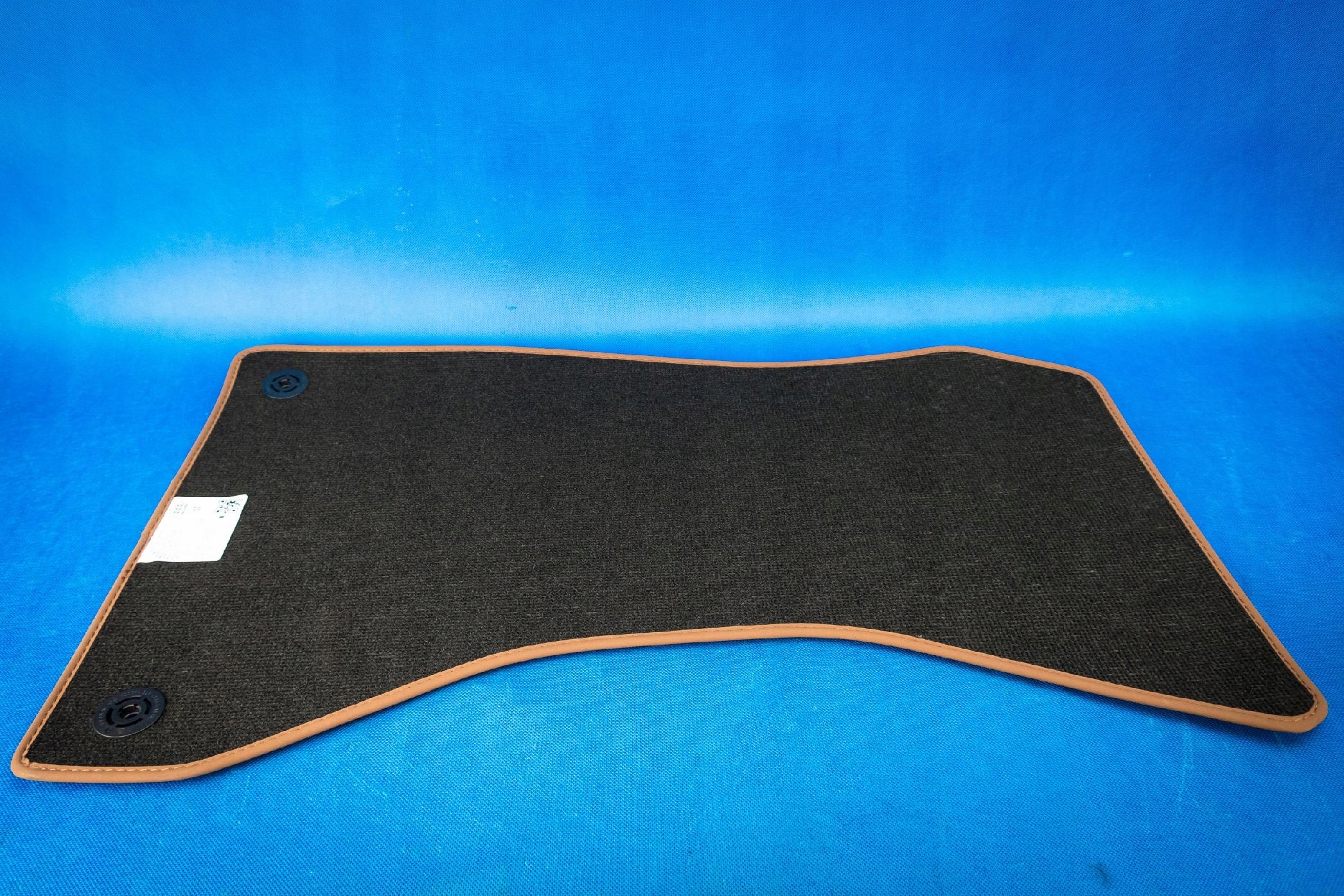 mat right front new Audi A4 8W 8W1863691B KGB