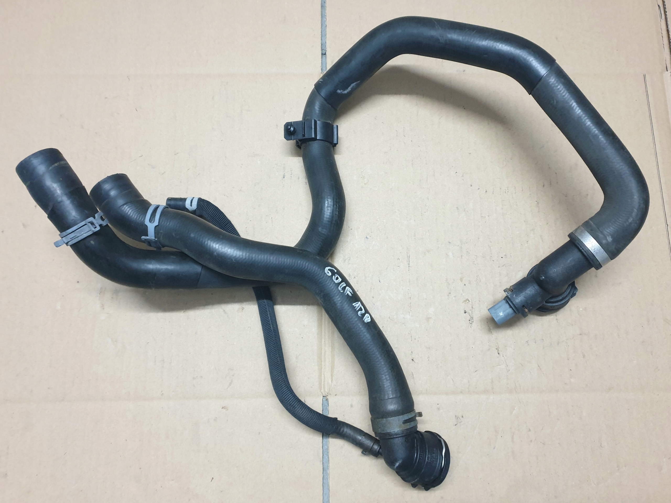 ШЛАНГ ДЛЯ ВОДИ AUDI VW GOLF VII 5Q0121049R