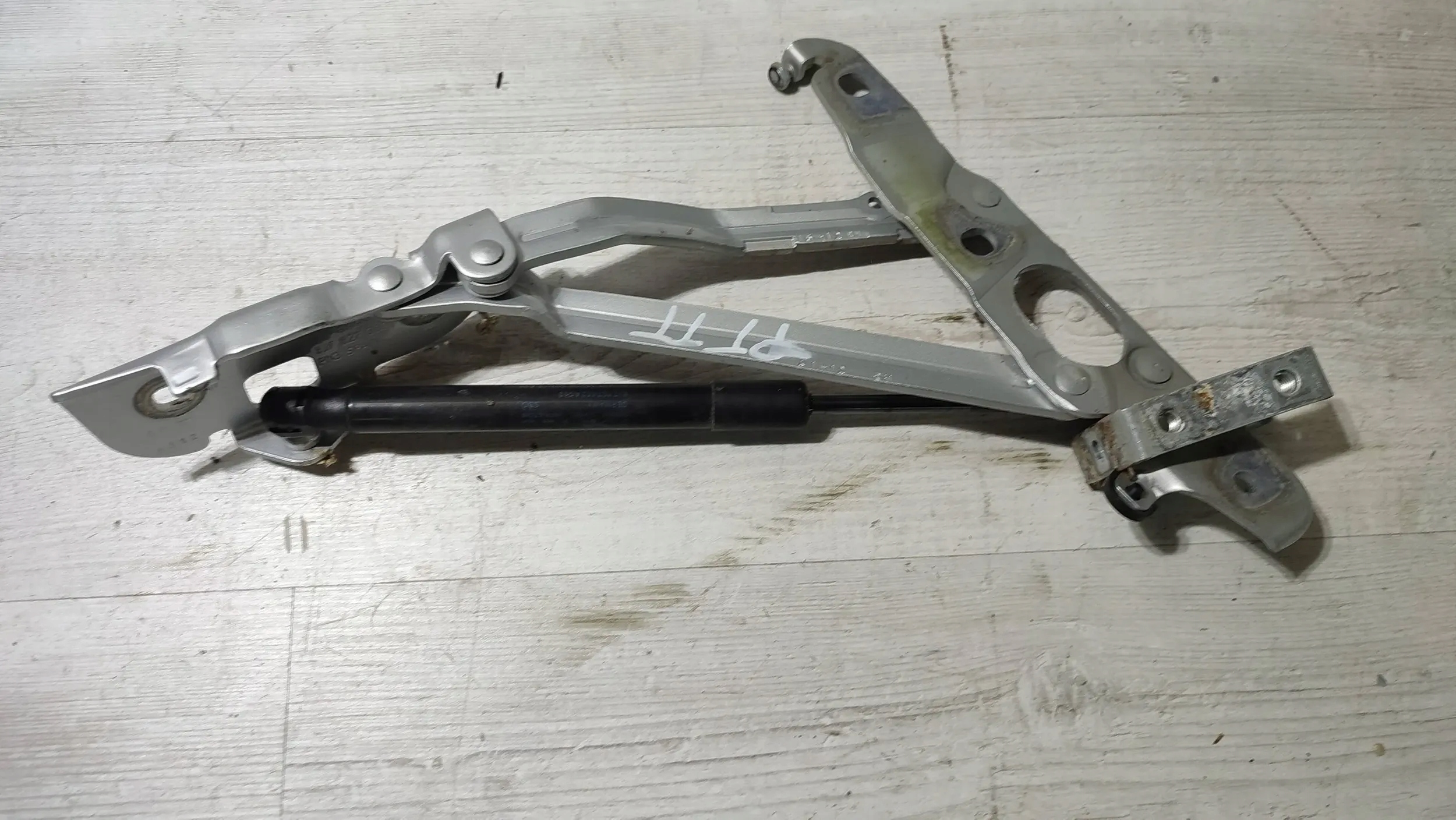 Audi TT 8J 13r 2.0tdi rear part side right hinge bonnet rear part boot