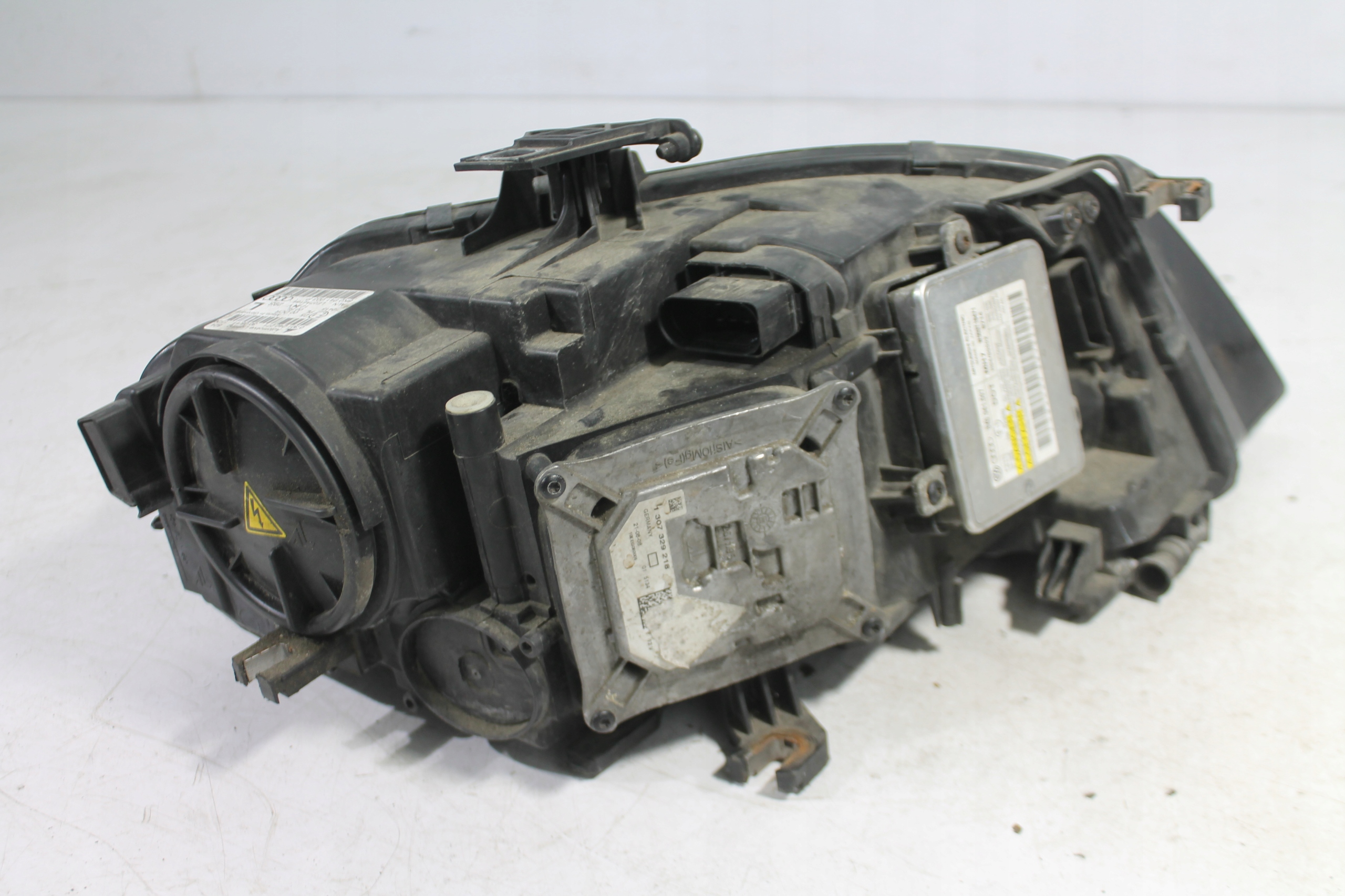 light left front XENON 8K0941003P A4 B8 07-11 EU