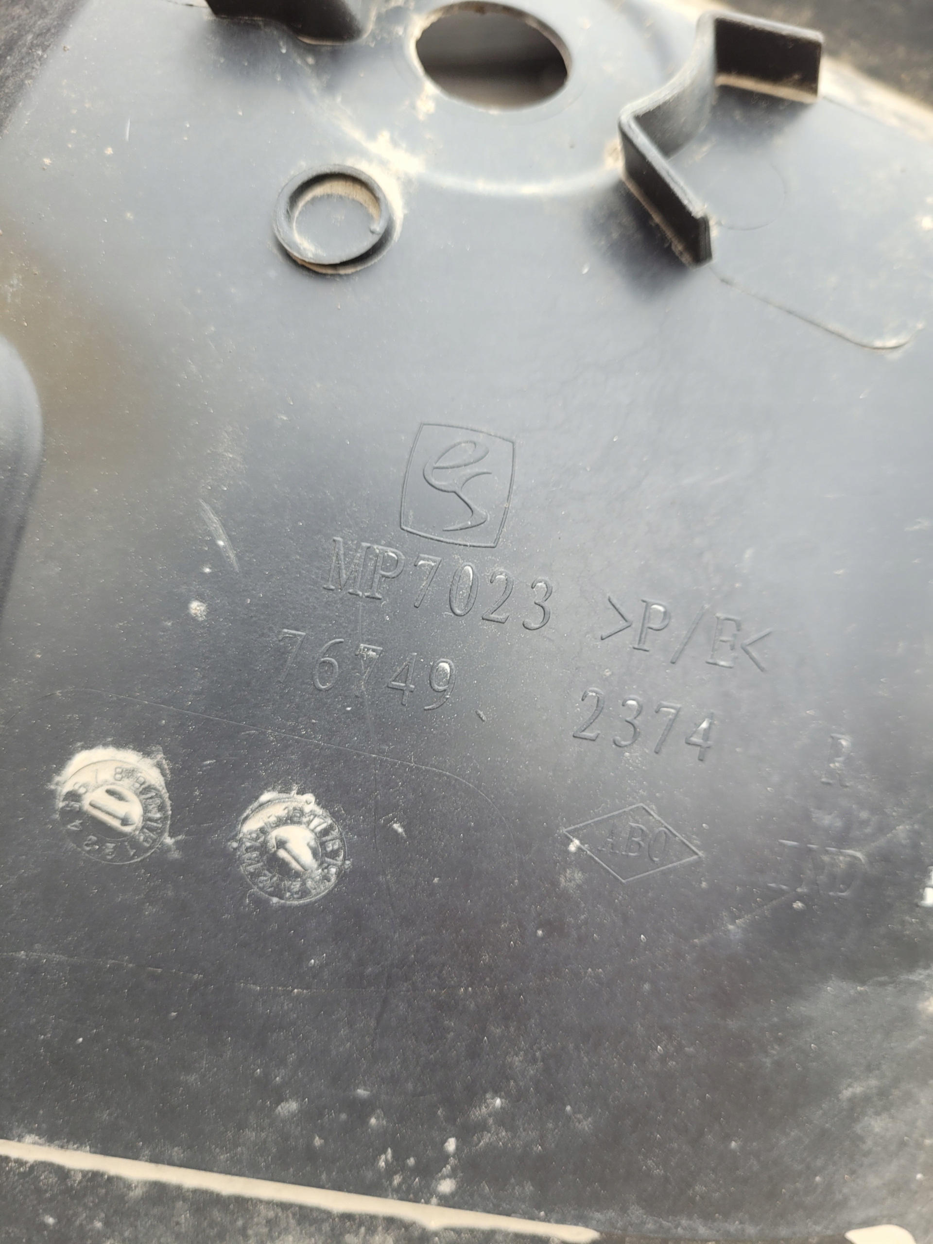 mudguard rear. rear part DACIA SANDERO II 767492374
