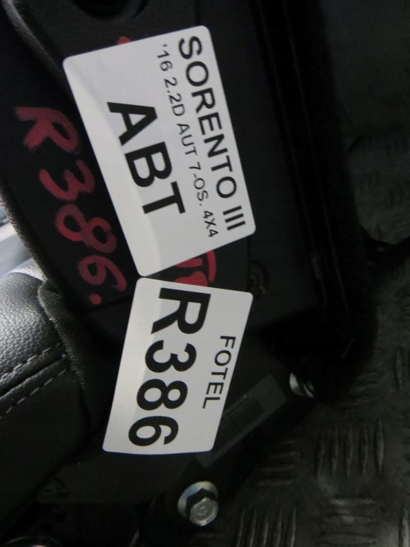 kia SORENTO III кресло 15-