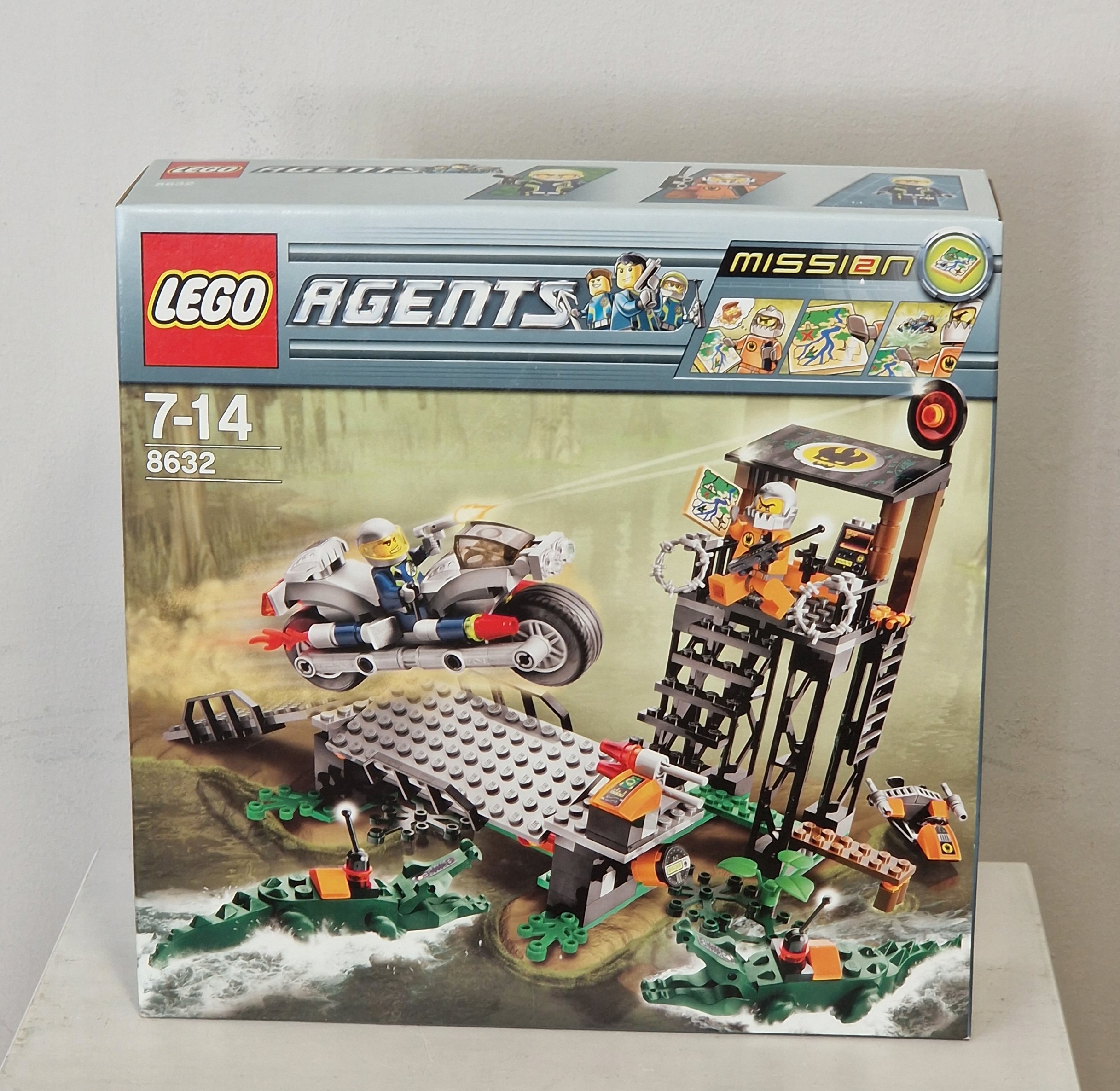 Lego 8632 Agents Misja 2: Polowanie na bagnach