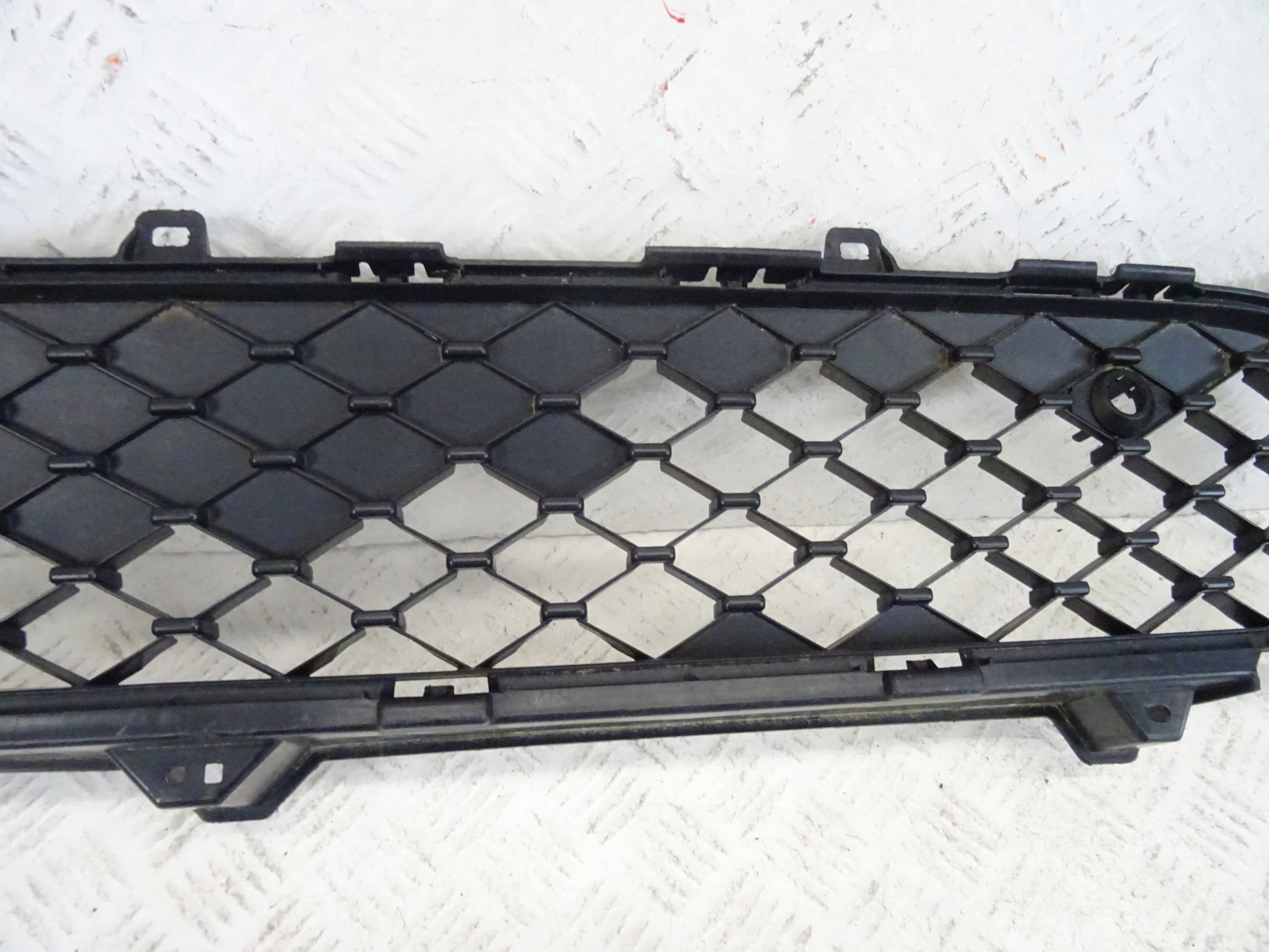 grid of a bumper front front HONDA HRV III 71151-3M0