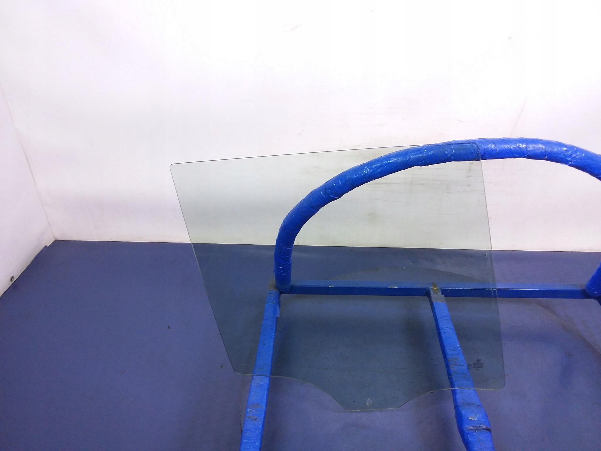 BMW X3 F25 стекло двери зд л