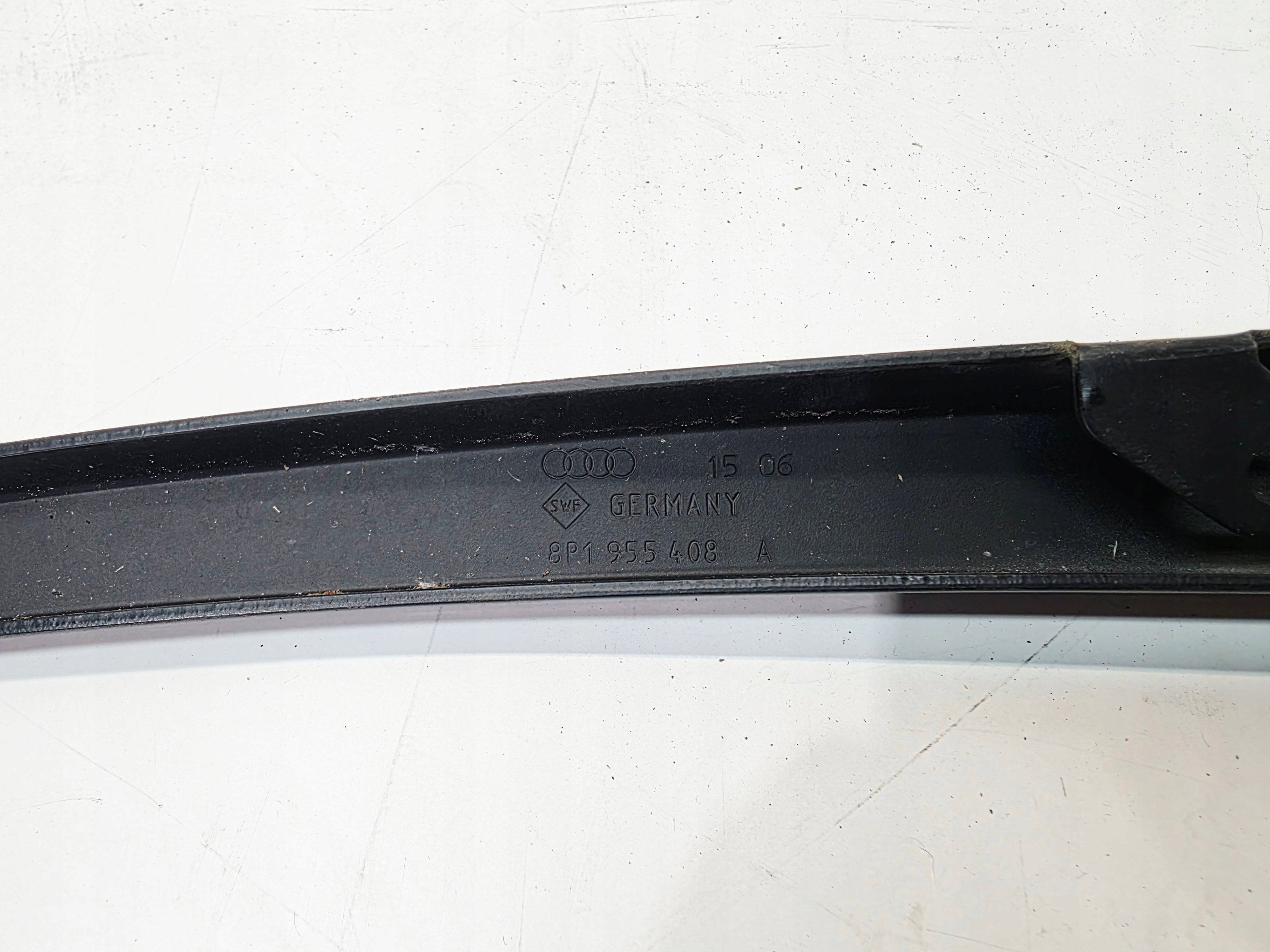 wiper arm right front AUDI A3 8P 8P1955408A