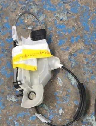 C4 CACTUS ZAMEK DRZWI LEWY PRZÓD