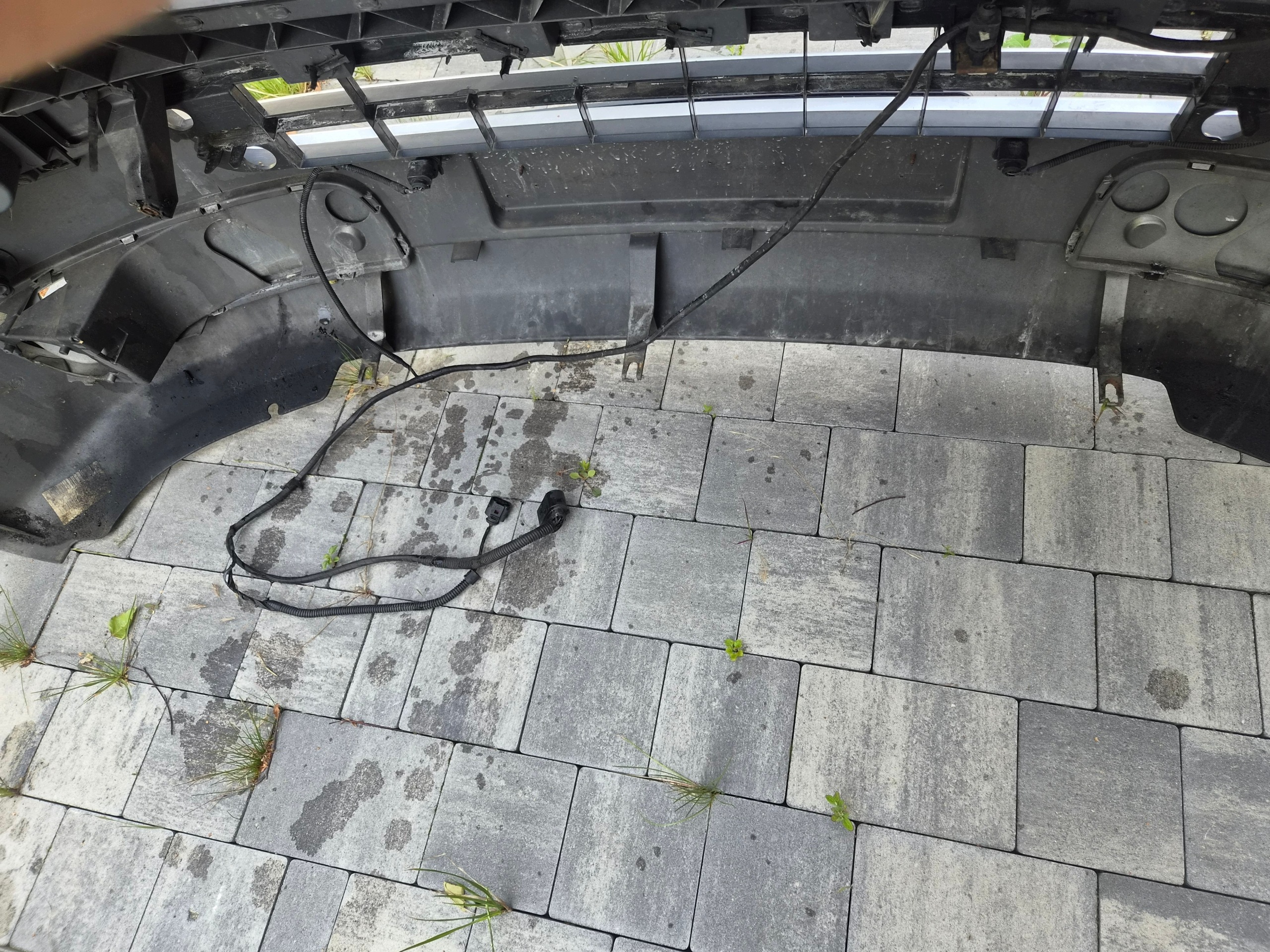 VW T5 Frontstoßstange vorne Caravelle Multivan srebrny