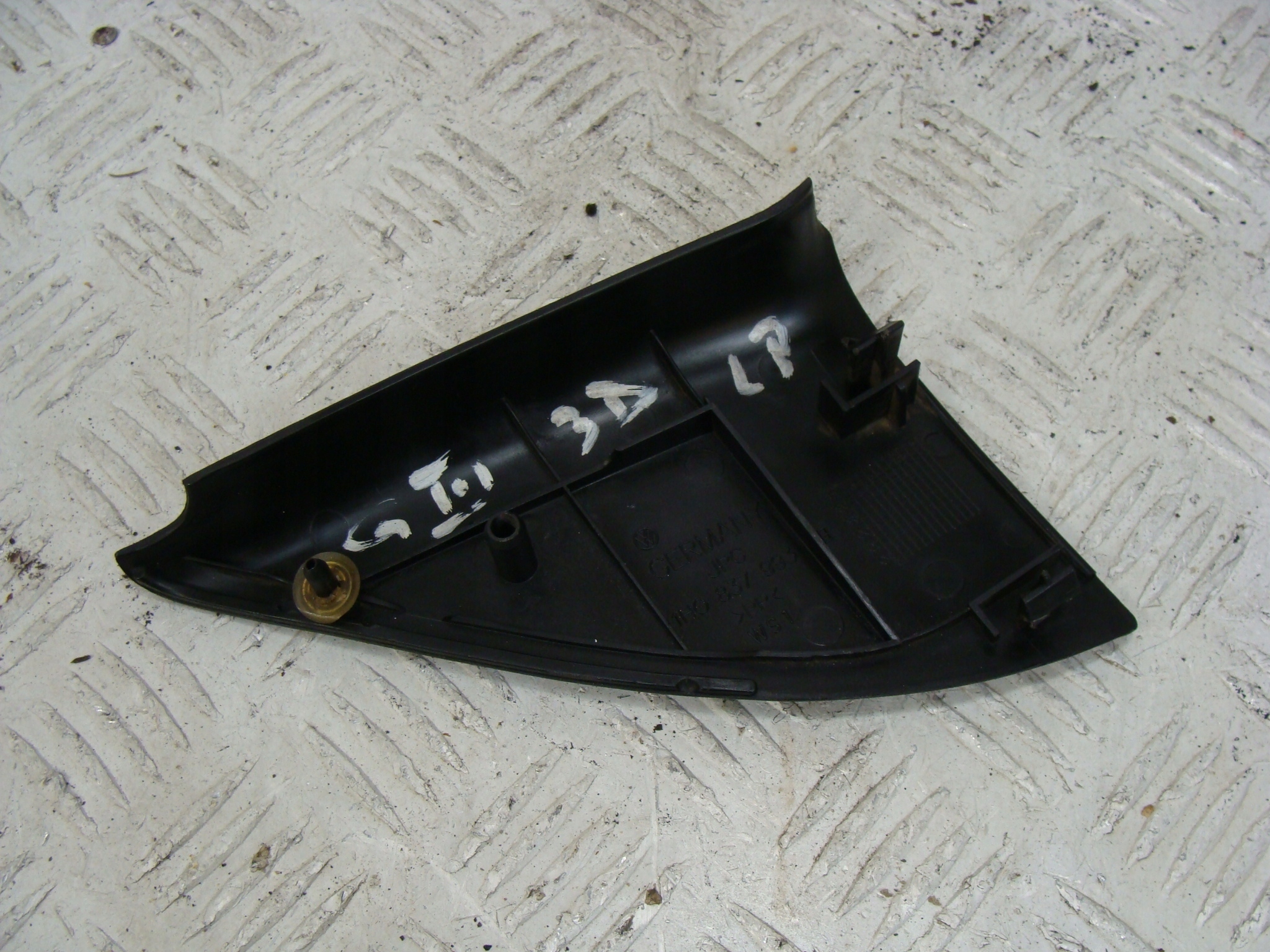 VW GOLF III 3D ZAŚLEPKA DRZWI TRÓJKĄT LEWY Typ samochodu Samochody osobowe