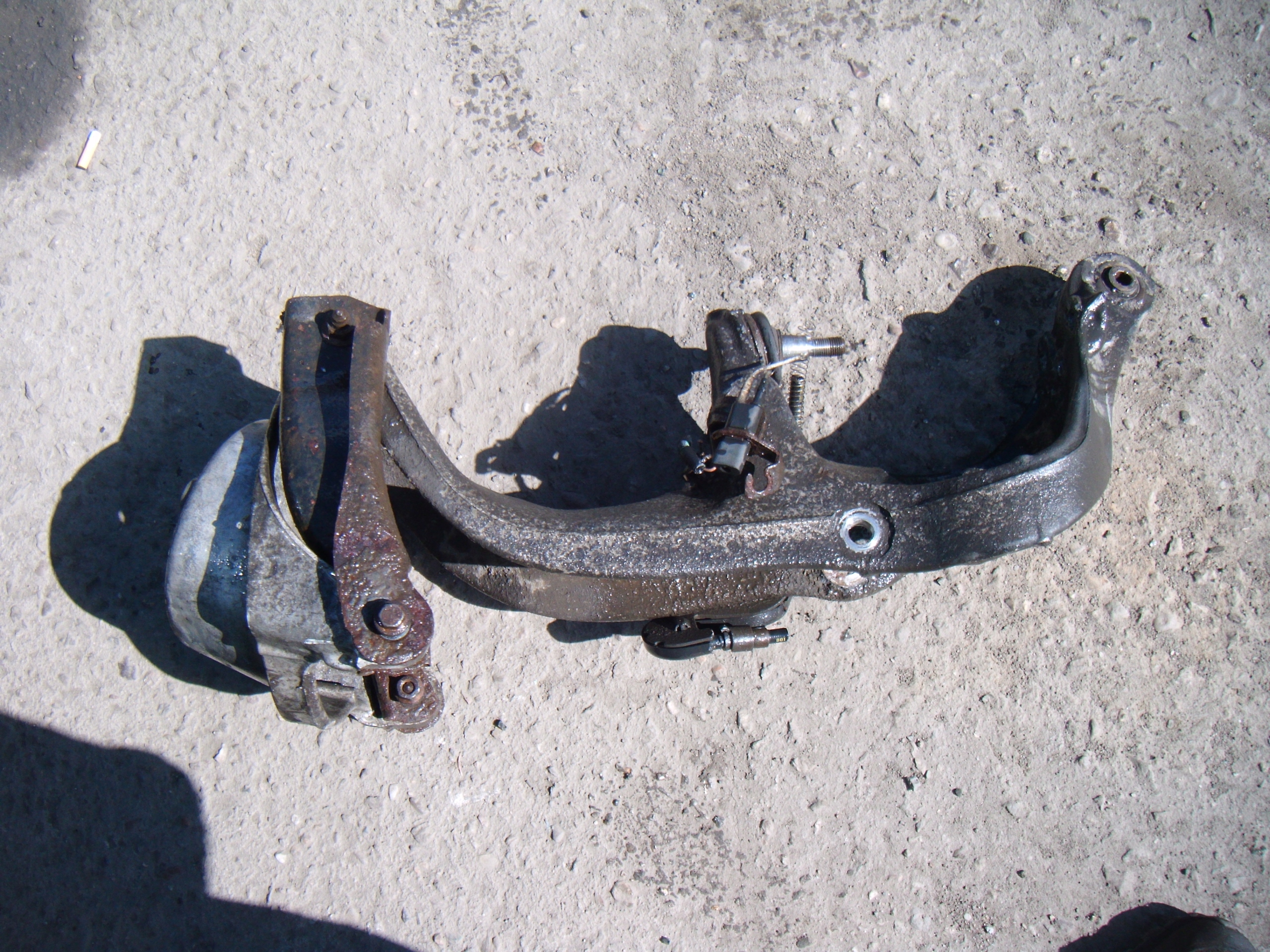 PEUGEOT 407 SW 1.6 HDI 04-11 WAHACZ LEWY PRZÓD