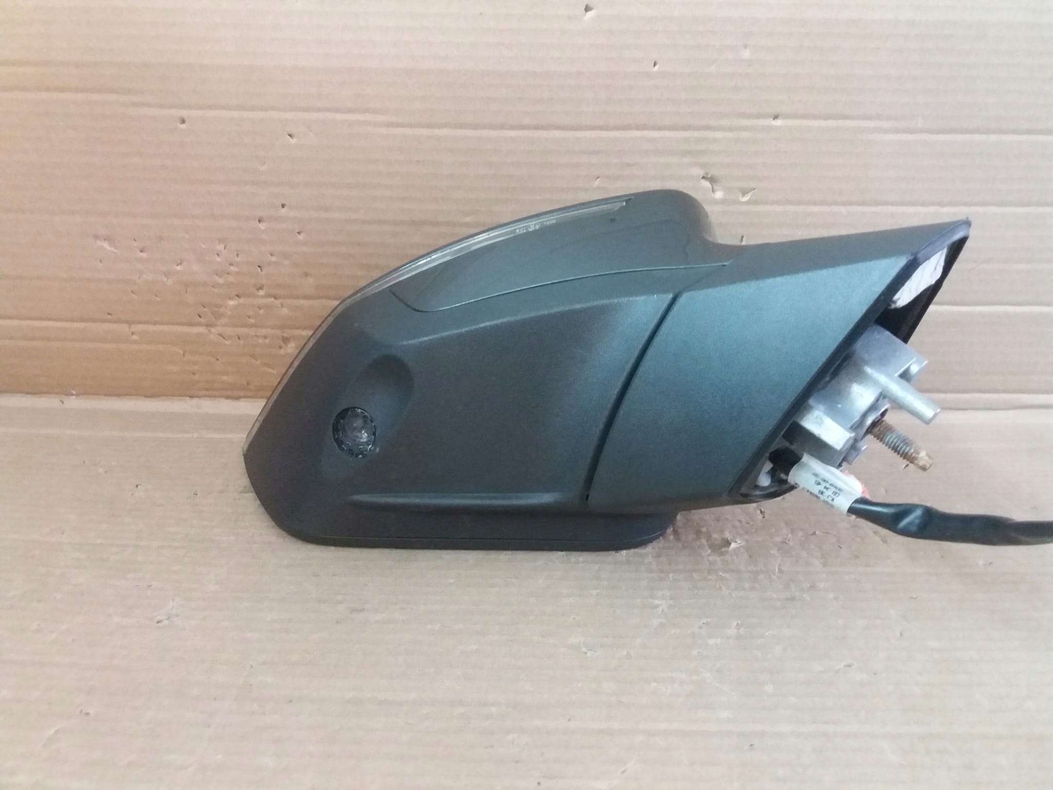 SEAT ATECA PRAWE SKŁADANE ASYSTENT (9+2) 11 PIN EU Powierzchnia malowana