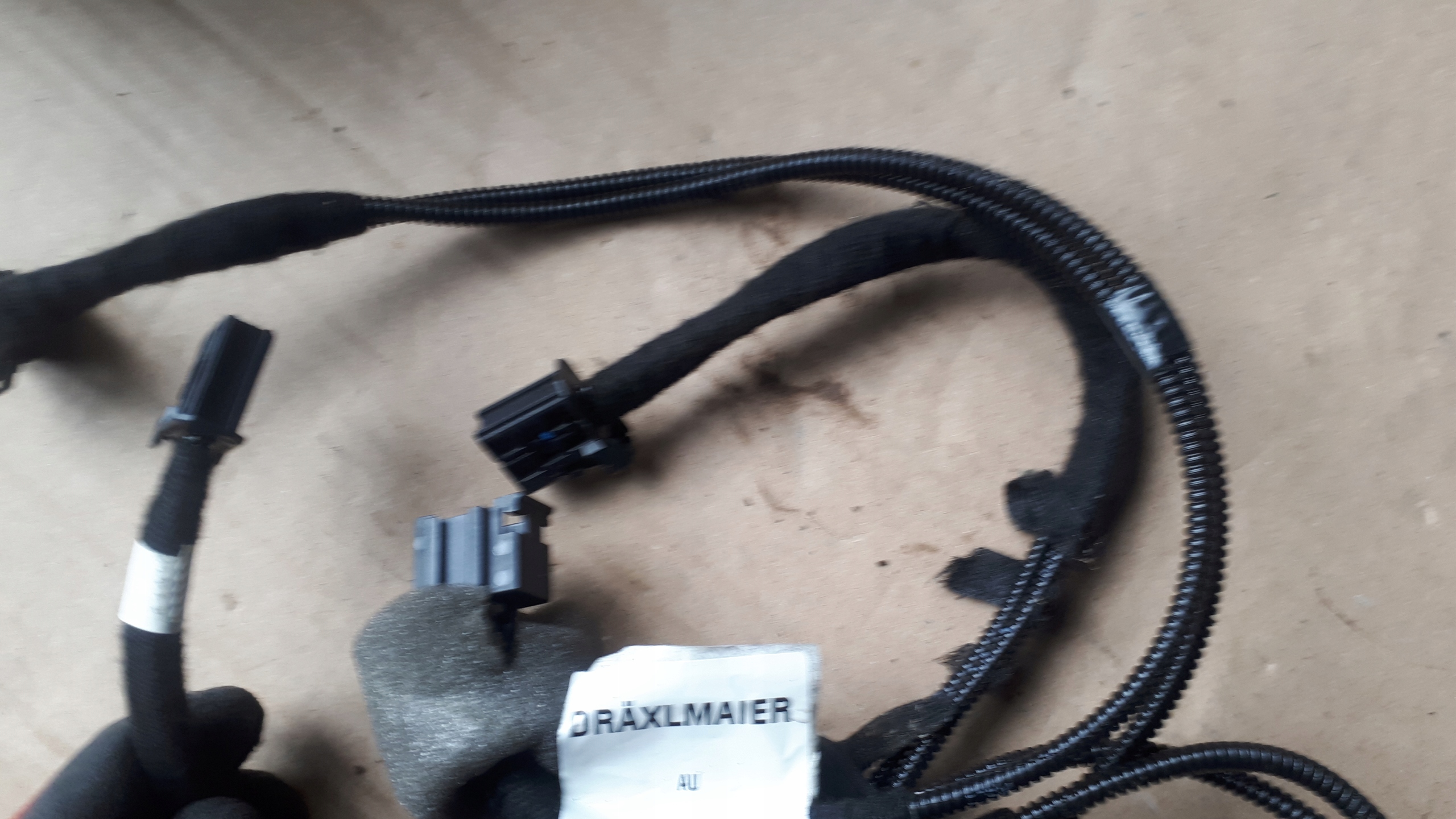 S4 B8 A4 SWIATLOWOD KABEL connecting spoiler ZLACZE 8F001061