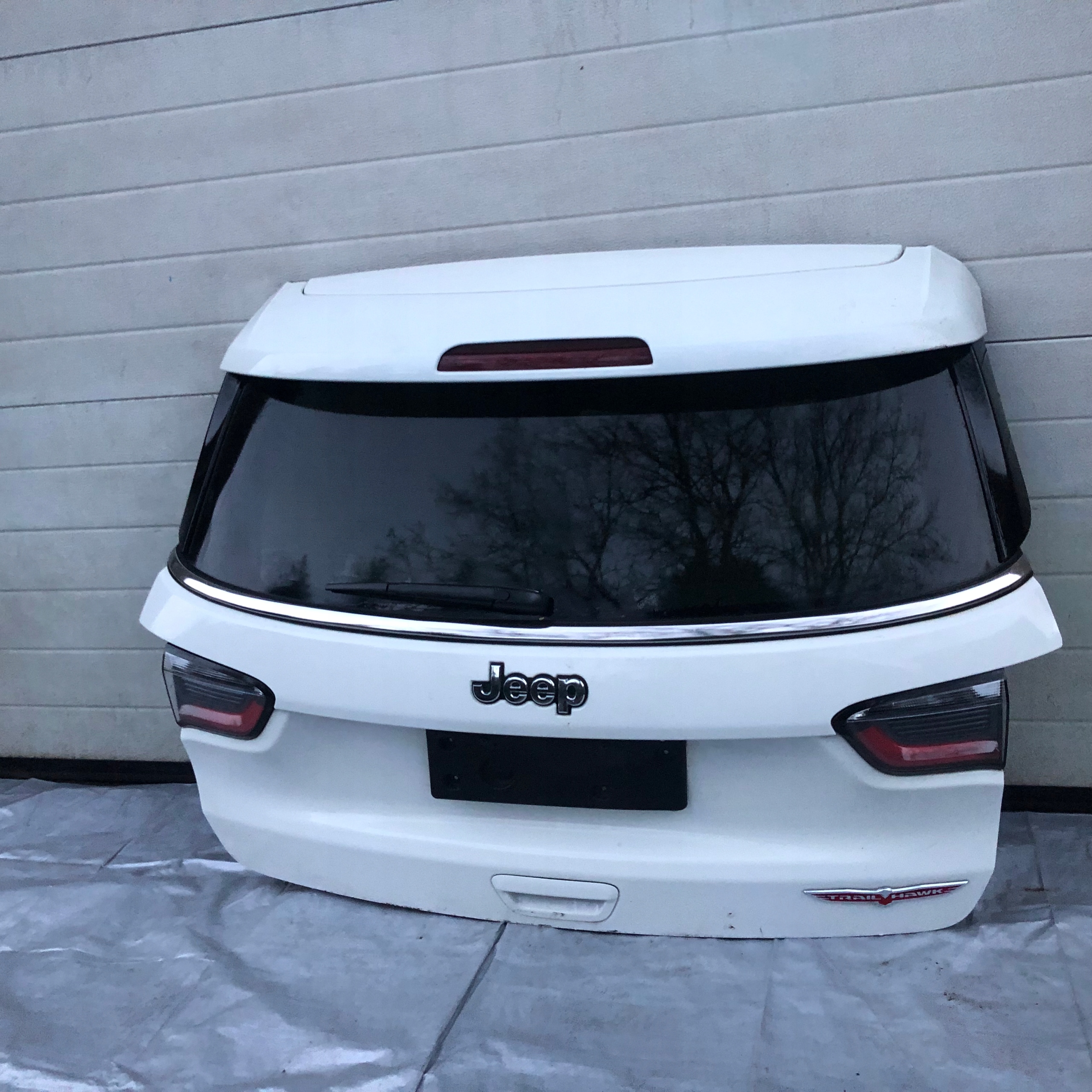 JEEP COMPASS II KLAPA TYLNA KOMPLETNA BIAŁA 2018-