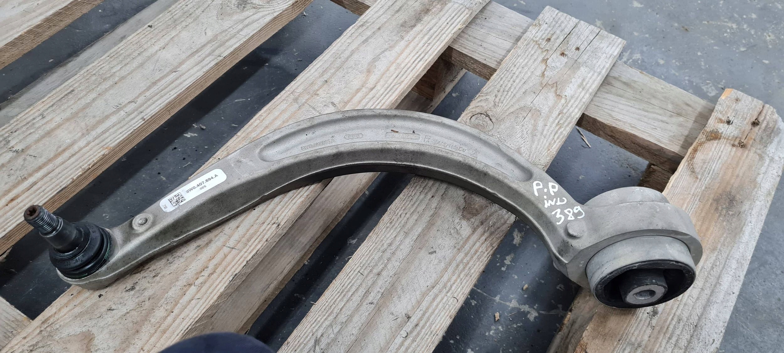A5 8W S5 arm lower right front 8W0407696B A4 B9 8W S4