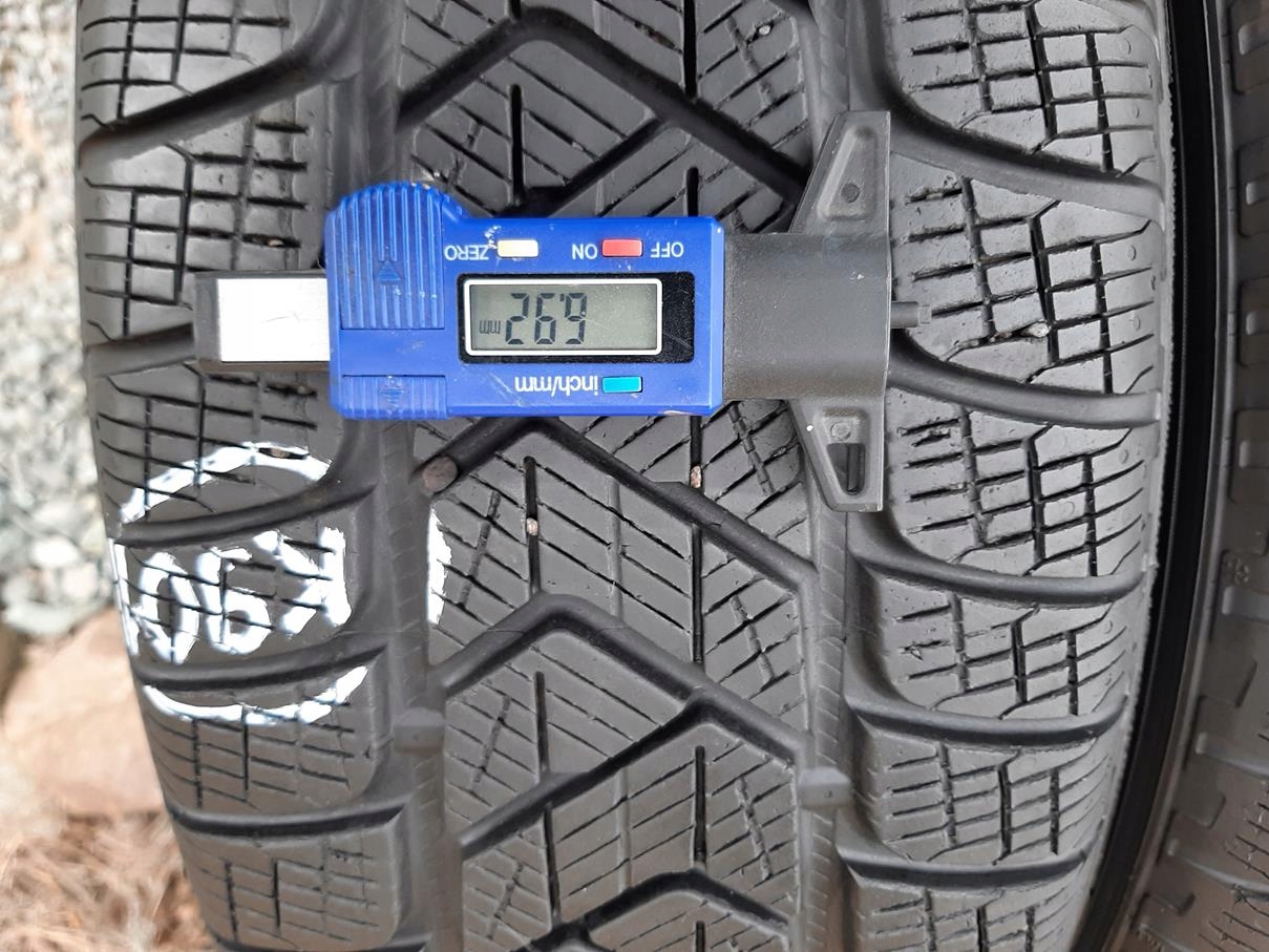 PIRELLI SCORPION WINTER 215 65R17 99H K901 Producent code 2753600