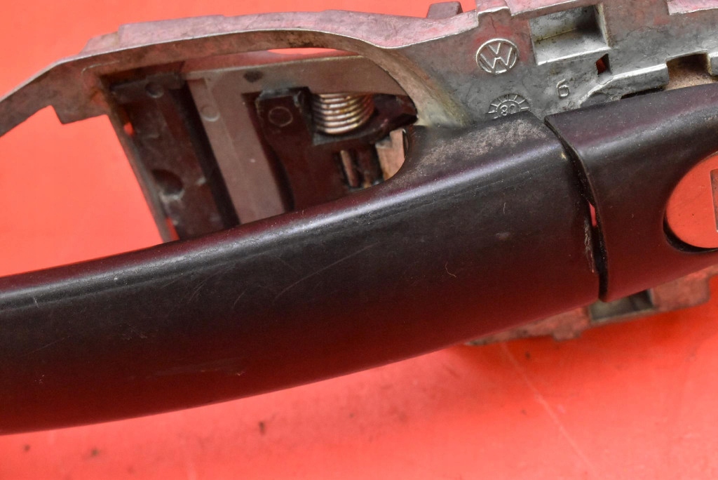 handle left front front LC9Z 6Q0837885A SEAT ALTEA XL 04-09