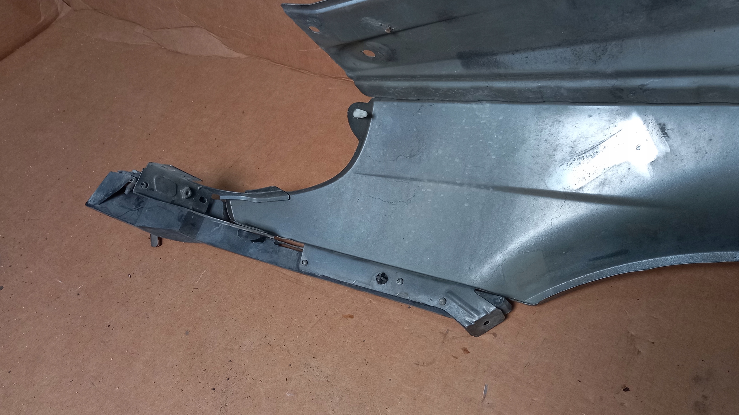 крыло переднее правое SAAB 95 9-5 04R