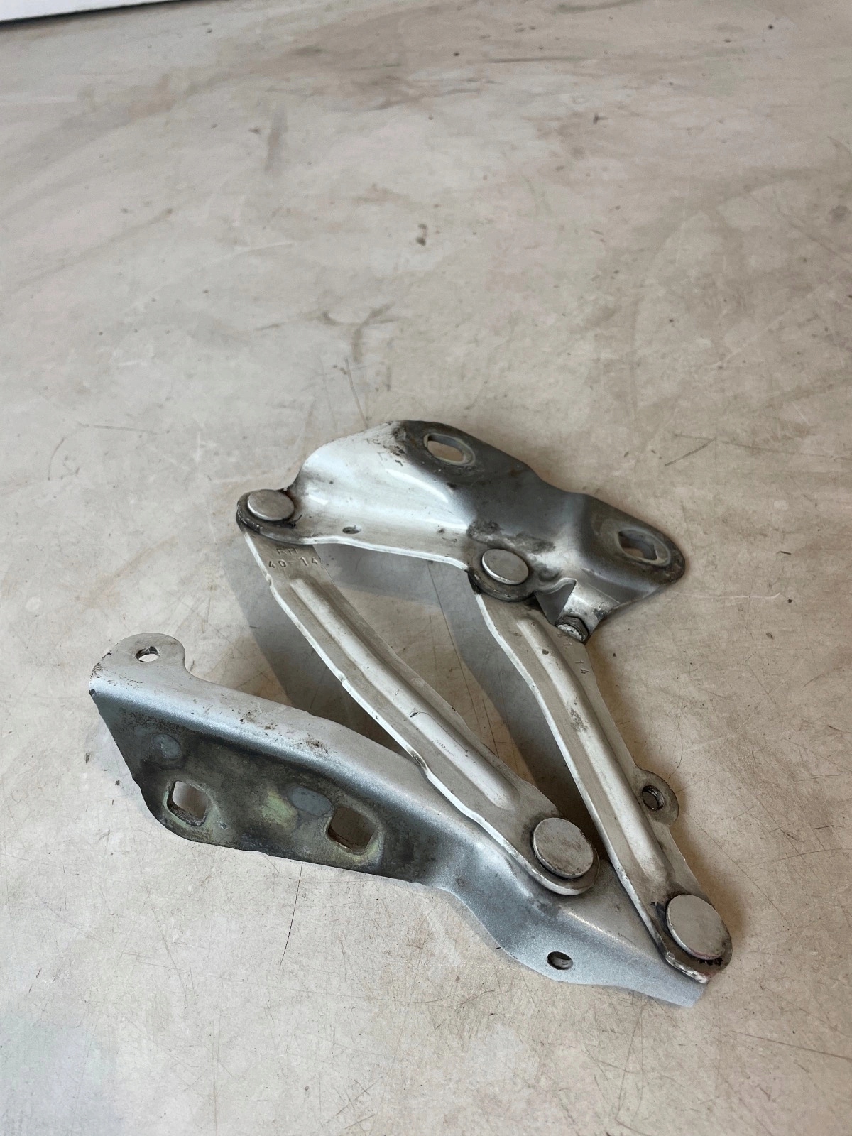hinge bonnets front front right Ford Transit Custom