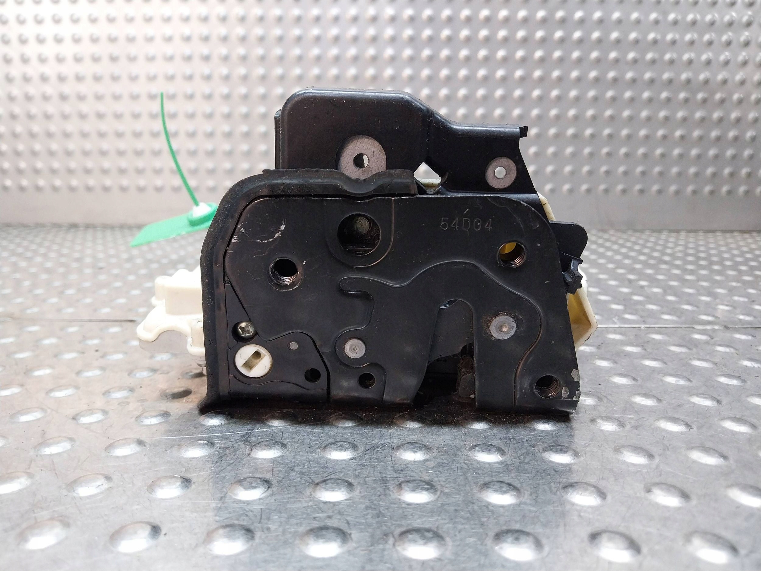 lock door right front 7 PIN 8E1837016AA AUDI A4 B7 SEAT EXEO