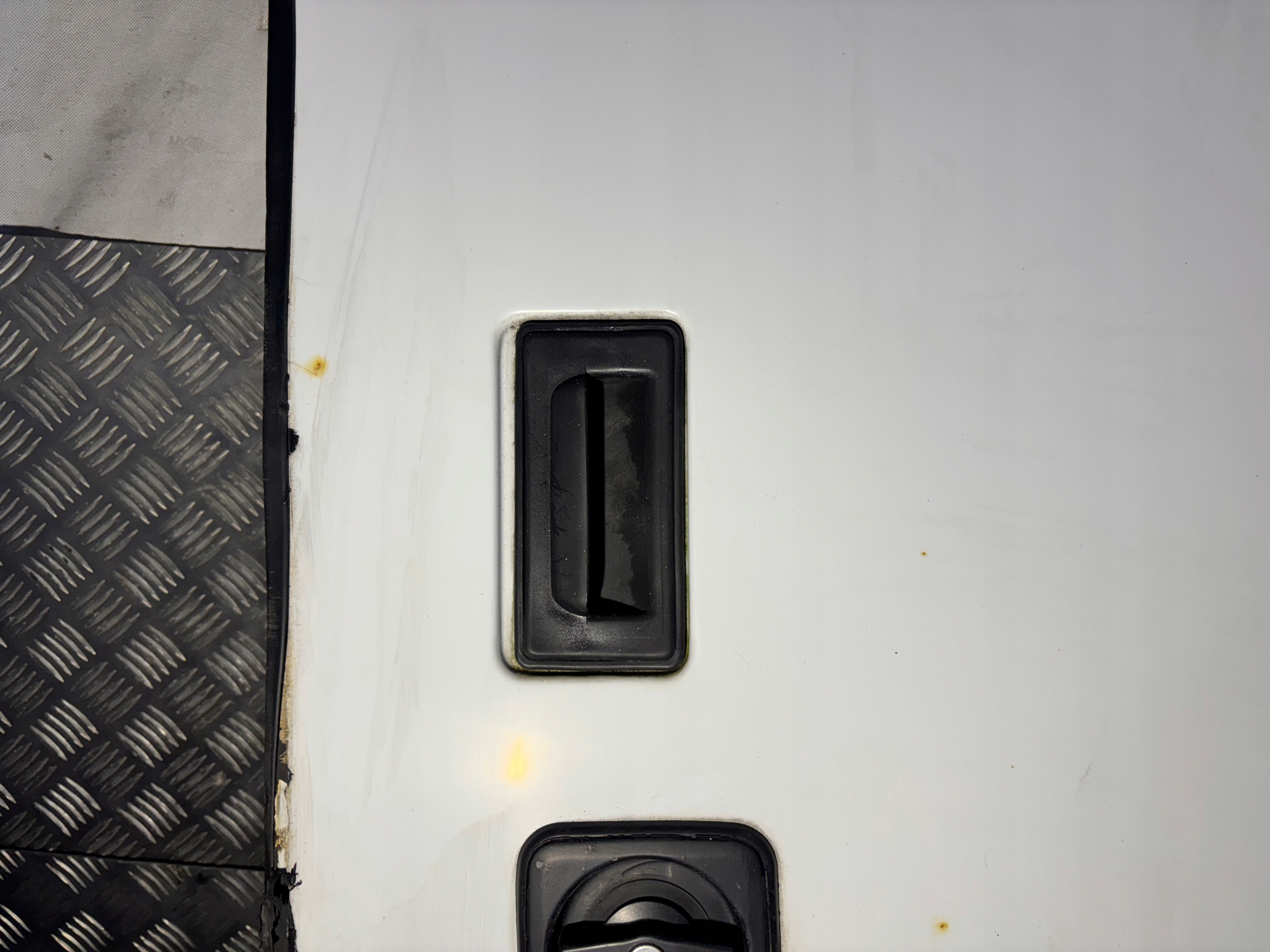 door right rear. ISUZU TURQUOISE AUTOBUS