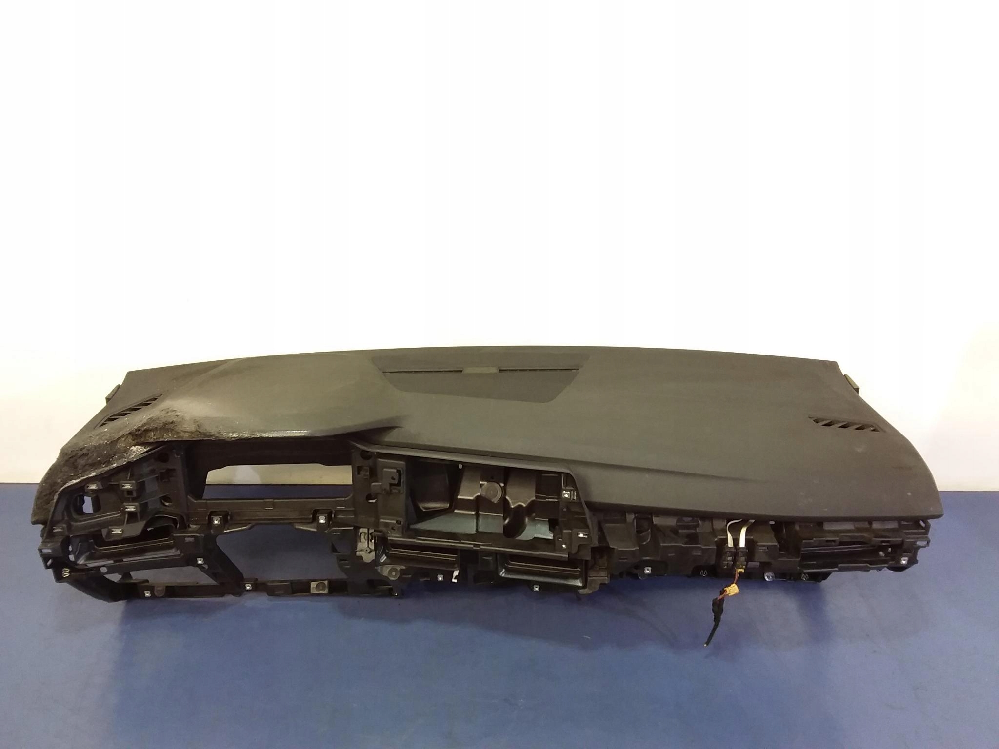 VW GOLF VIII ПРИБОРНАЯ ПАНЕЛЬ