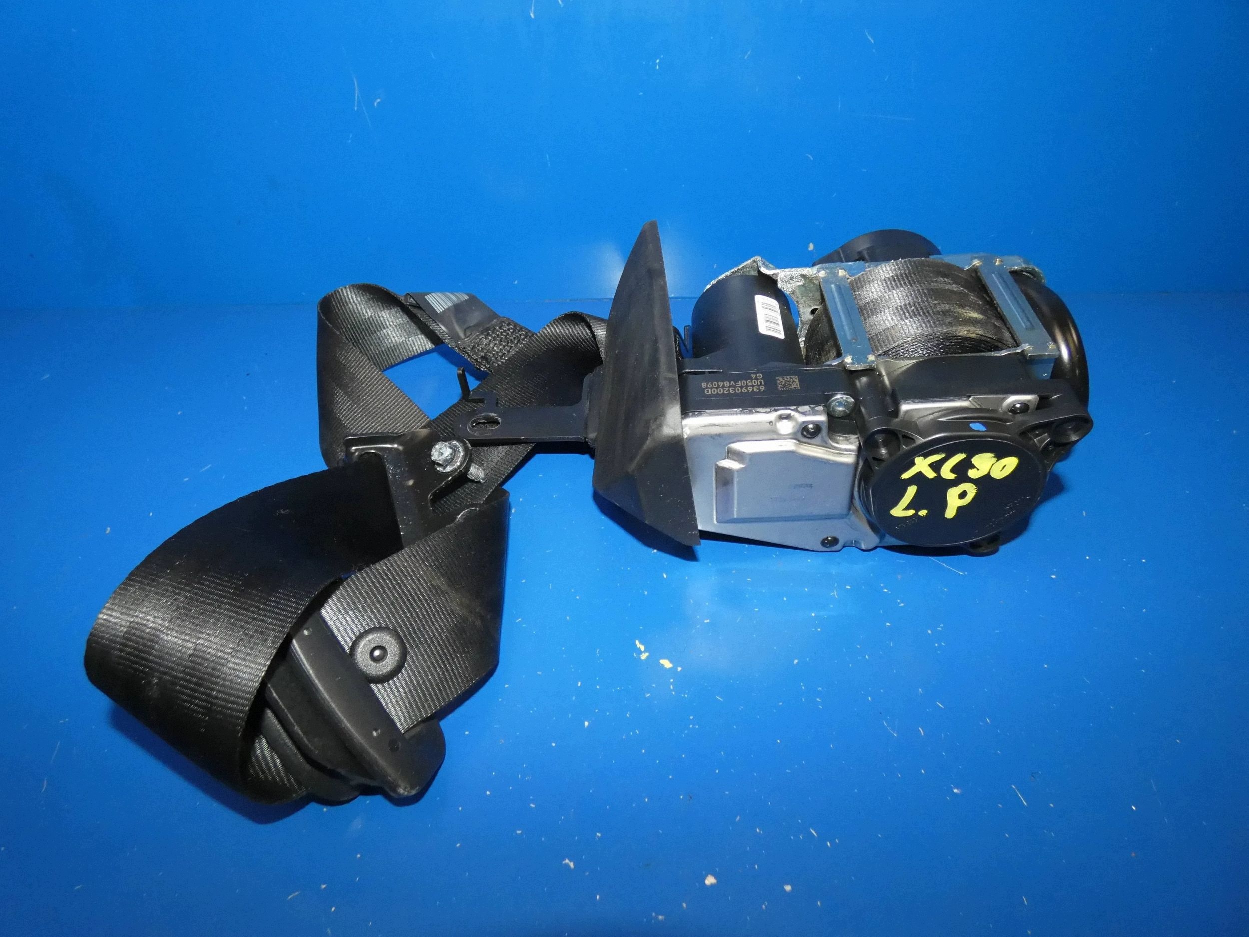 front tension belt safety front side left Volvo XC90