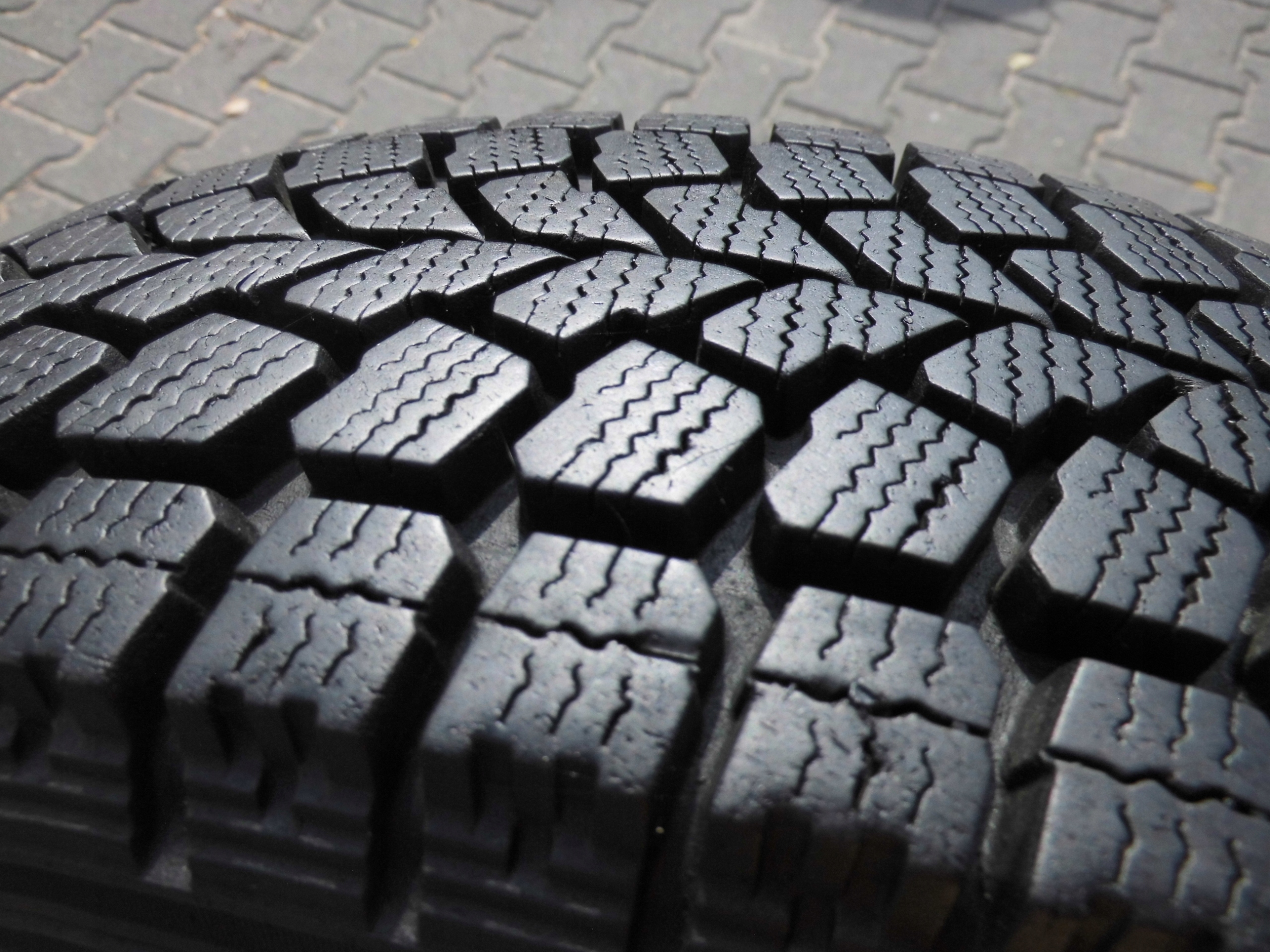 OPONY FALKEN LANDAIR/SL 175/80 16'' 91Q ZIMA Indeks prędkości Q do 160 km/h