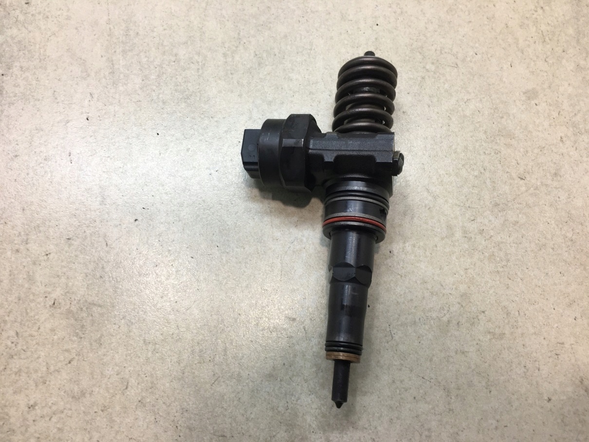 НАСОС-ФОРСУНКА ALHAMBRA 1.9 TDI 038130073R