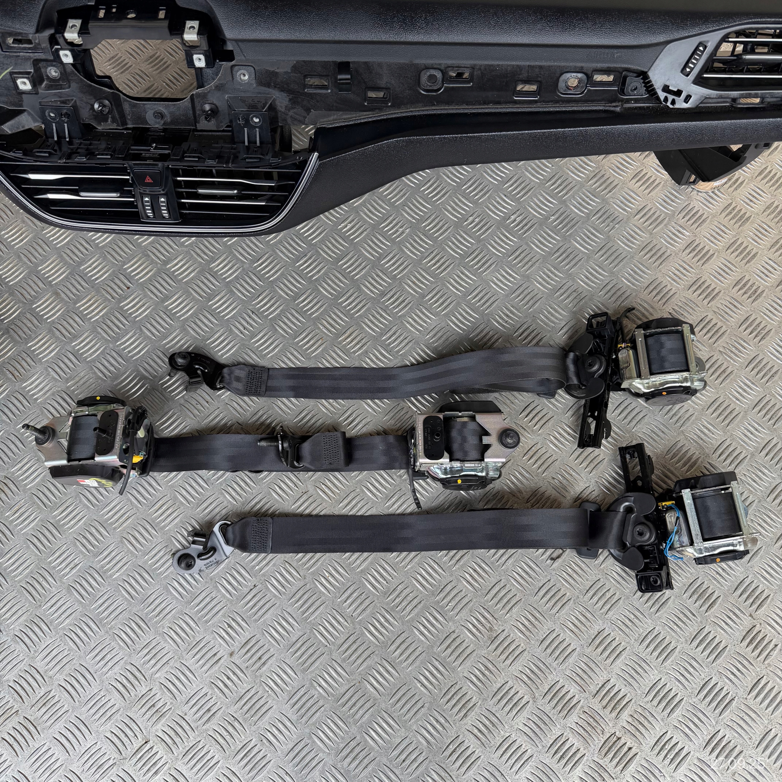 dashboard complete airbag console tension belts cockpit FORD FOCUS MK4 ST-LINE ACTIVE