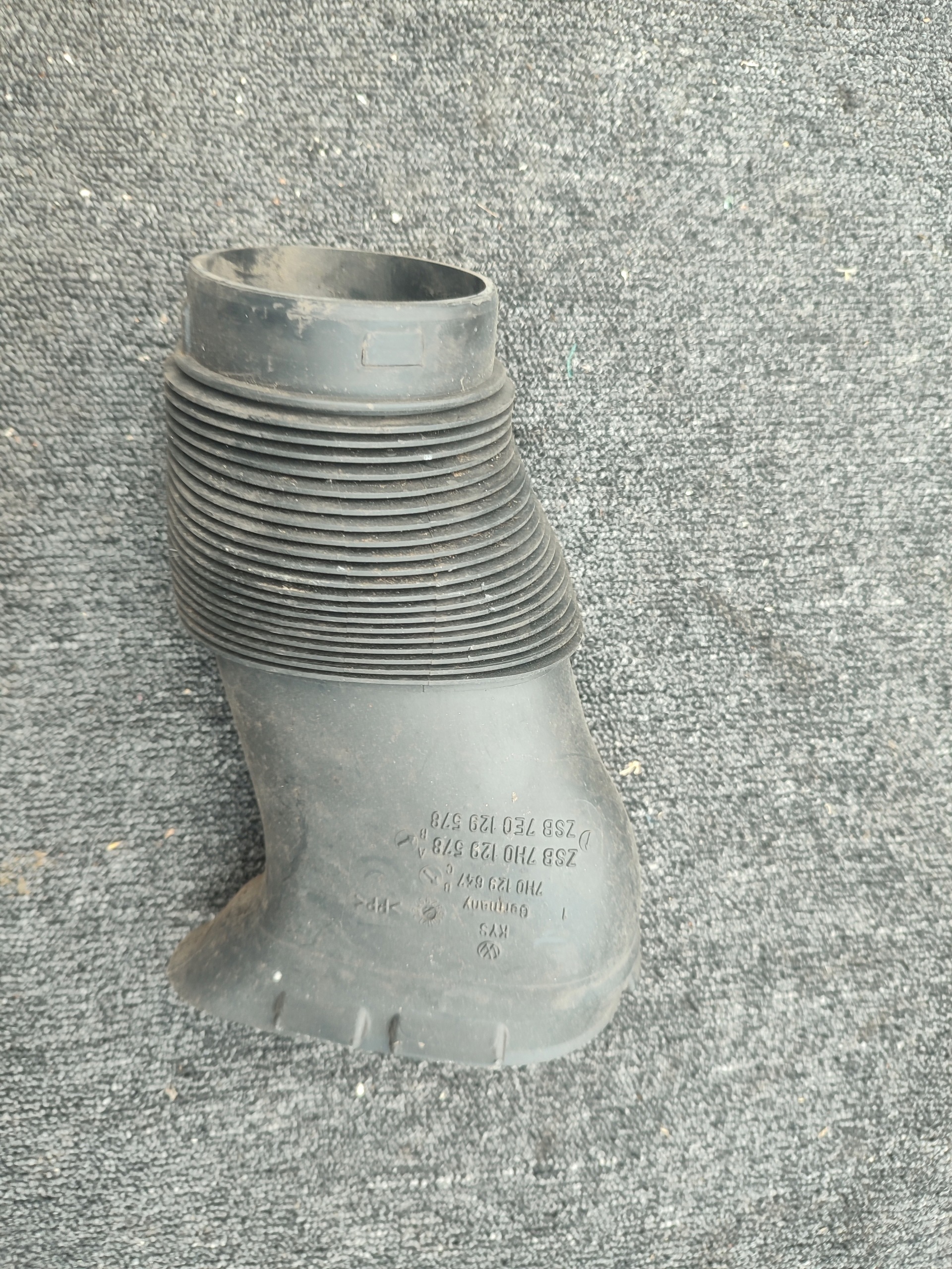 rohr dolot Schlauch luft VOLKSWAGEN T5 7H0129647B